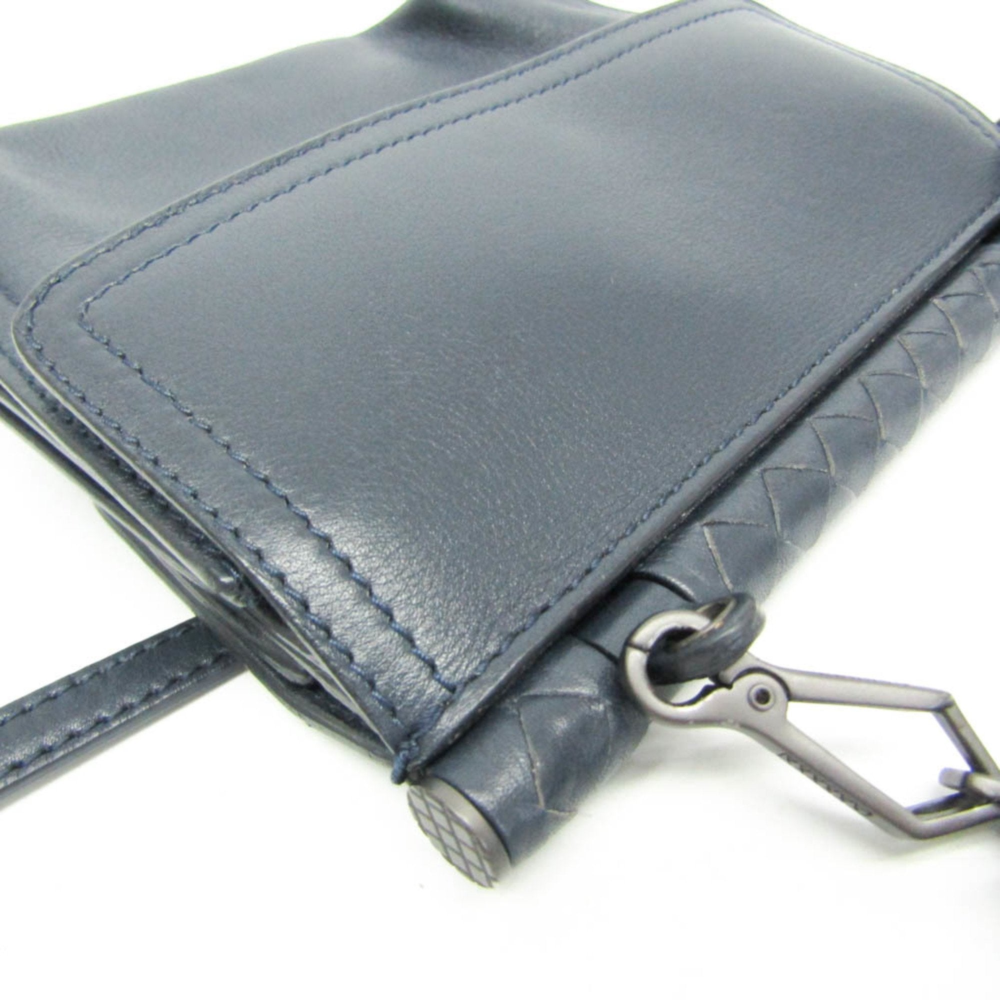 Bottega Veneta Intrecciato Navy Leather Clutch Bag (Pre-Owned)