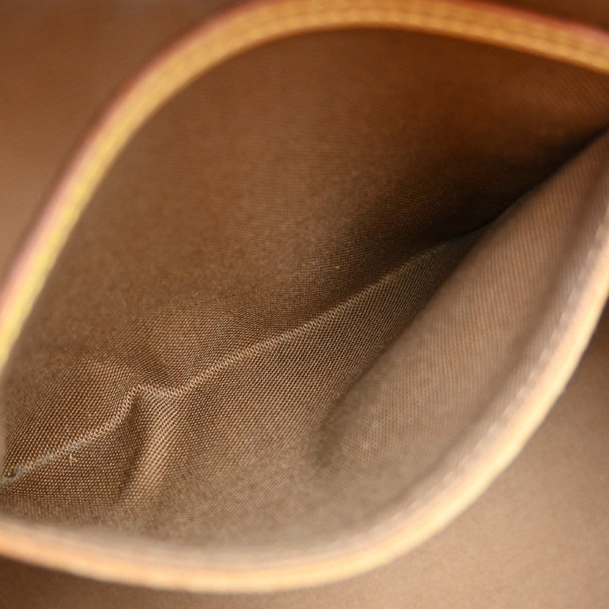 Louis Vuitton Alma Monogram Brown Canvas Handbag (Pre-Owned)