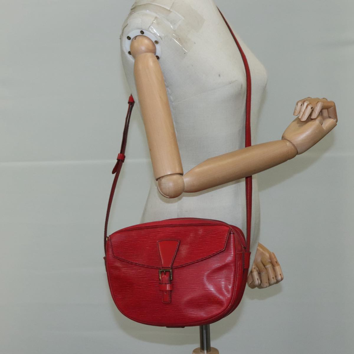 Louis Vuitton Jeune Fille Red Leather Shoulder Bag (Pre-Owned)