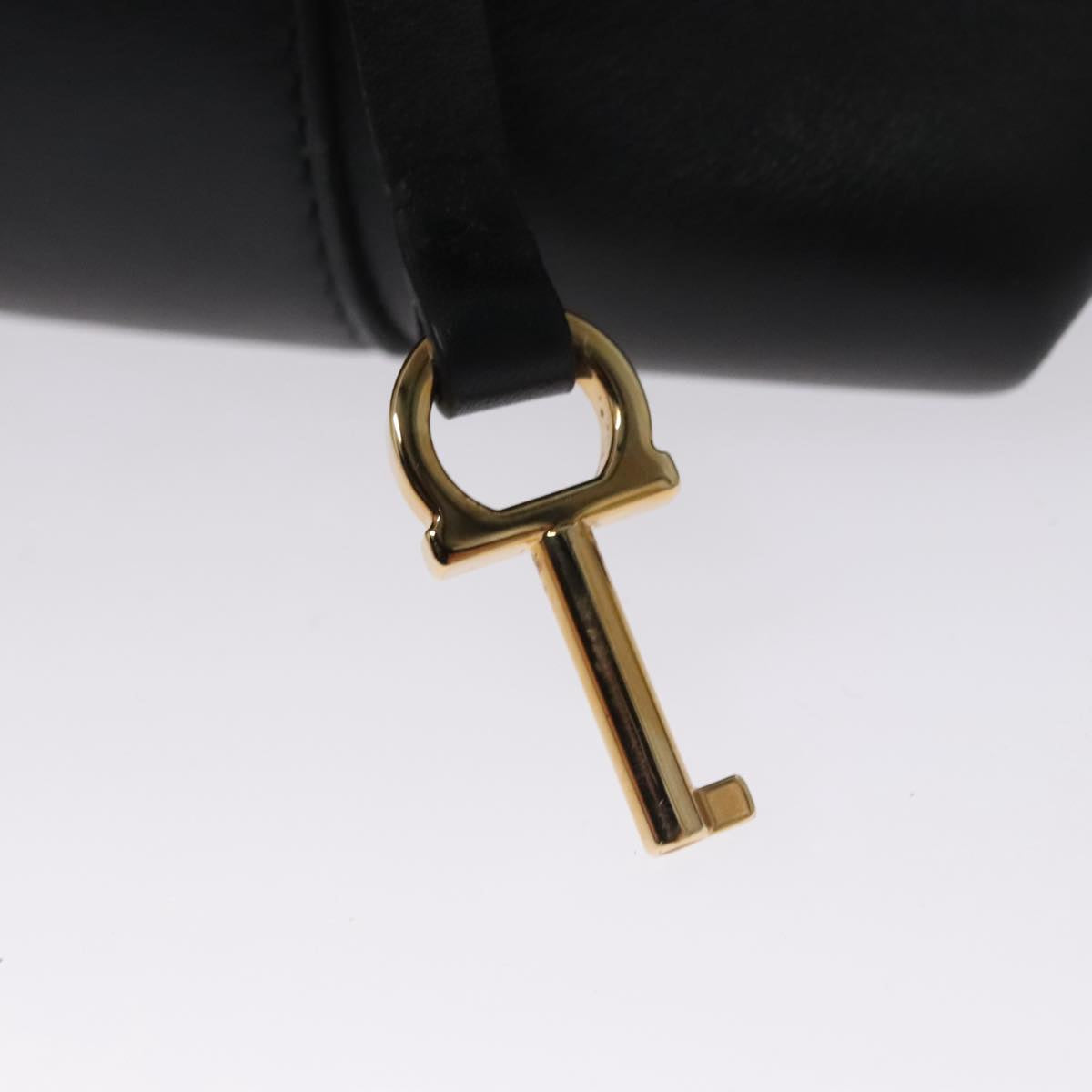 Salvatore Ferragamo Sookie Black Leather Handbag (Pre-Owned)
