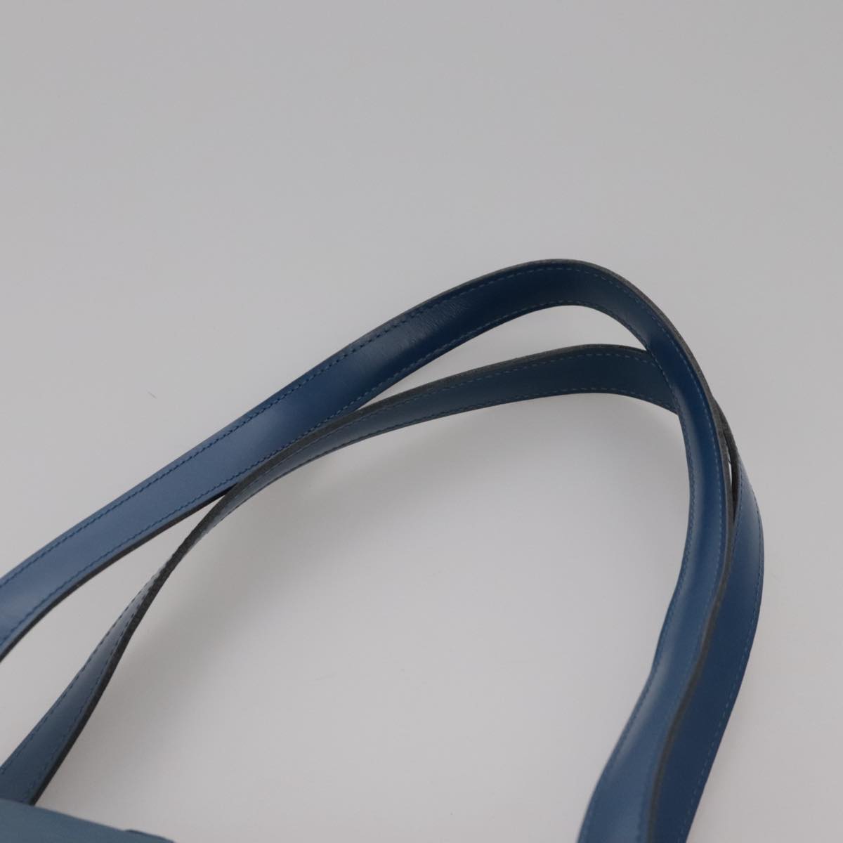 Louis Vuitton Lussac Blue Leather Shoulder Bag (Pre-Owned)