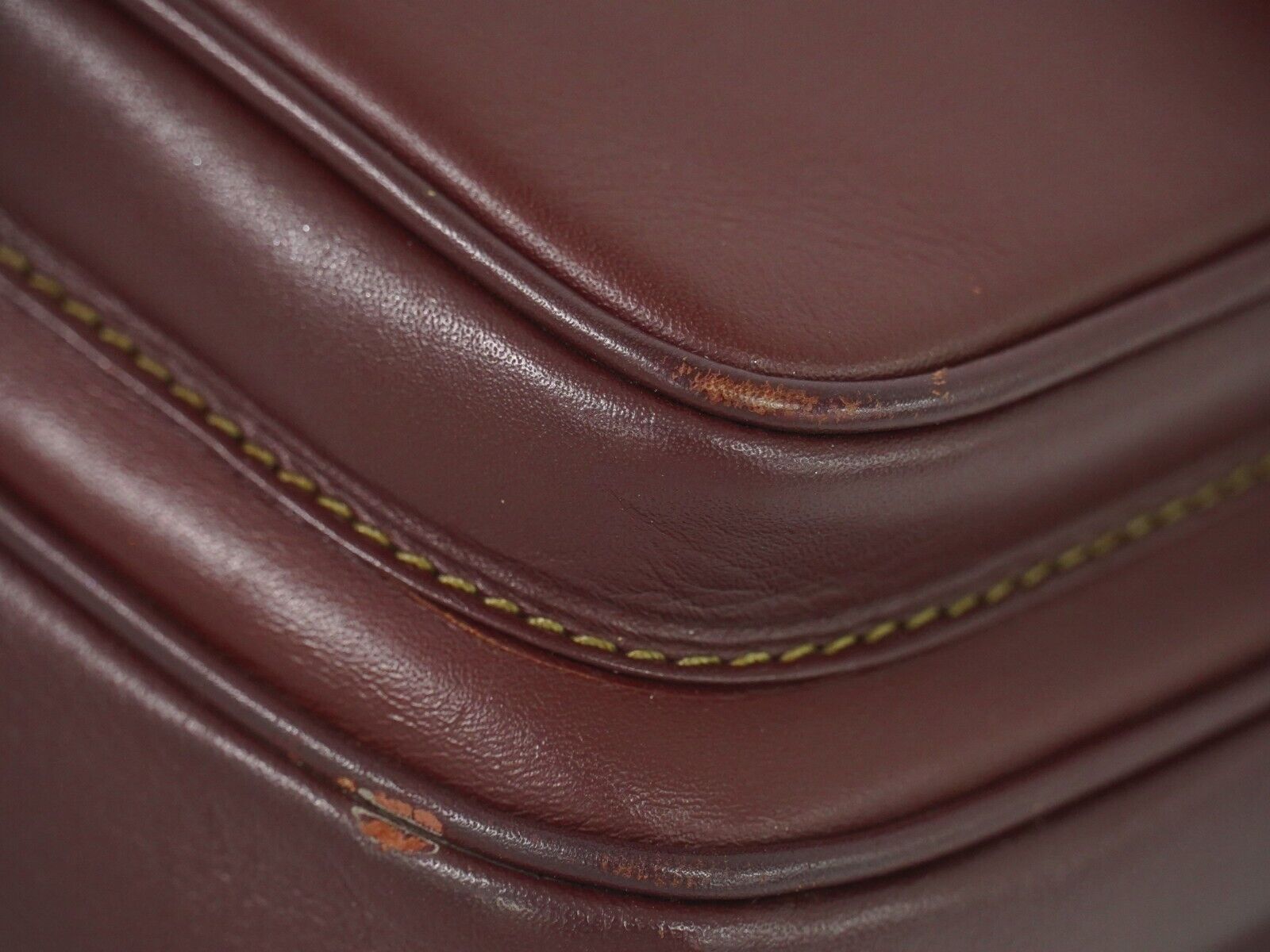 Cartier Must De Cartier Burgundy Leather Shoulder Bag (Pre-Owned)
