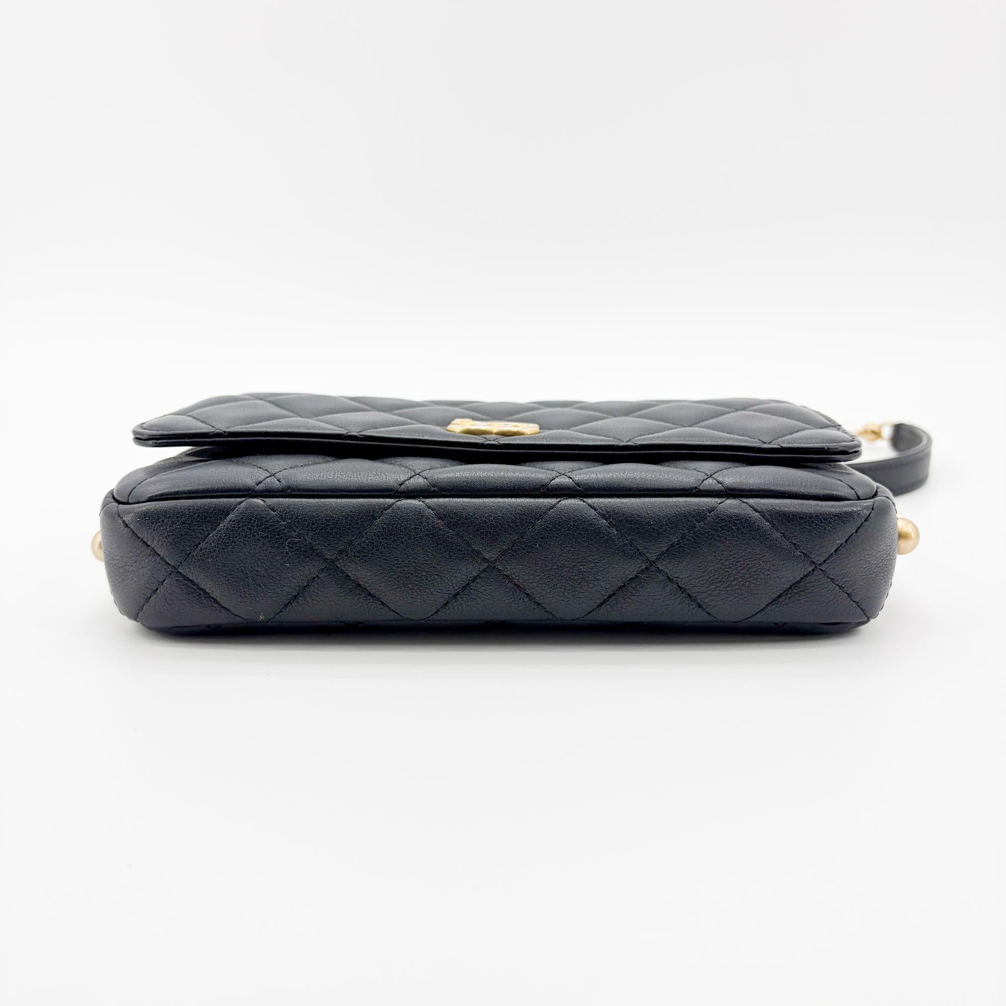 Chanel Wallet On Chain Shoulder Bag Chevron Patent Black Leather Shoulder Bag Bag (Pre-Owned)