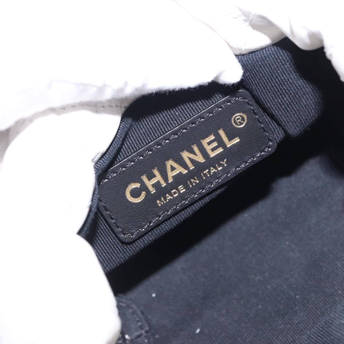Chanel About Pearls Bucket Quilted Calfskin White Leather Shoulder Bag Bag (Pre-Owned)