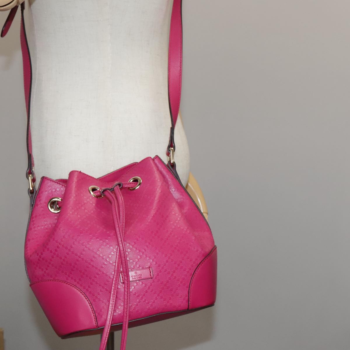 Gucci Diamante Pink Leather Shoulder Bag (Pre-Owned)