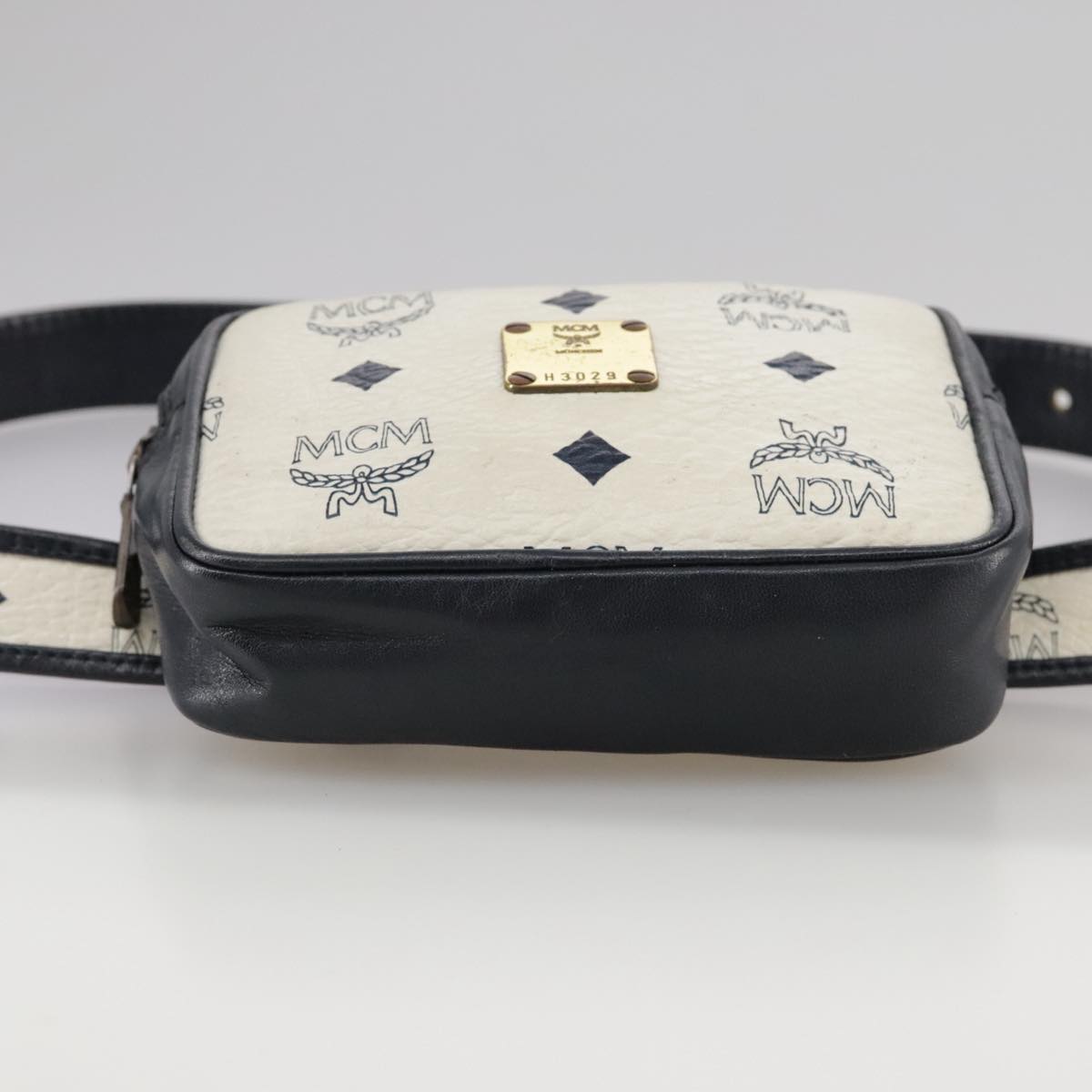 MCM Visetos White Canvas Shoulder Bag (Pre-Owned)