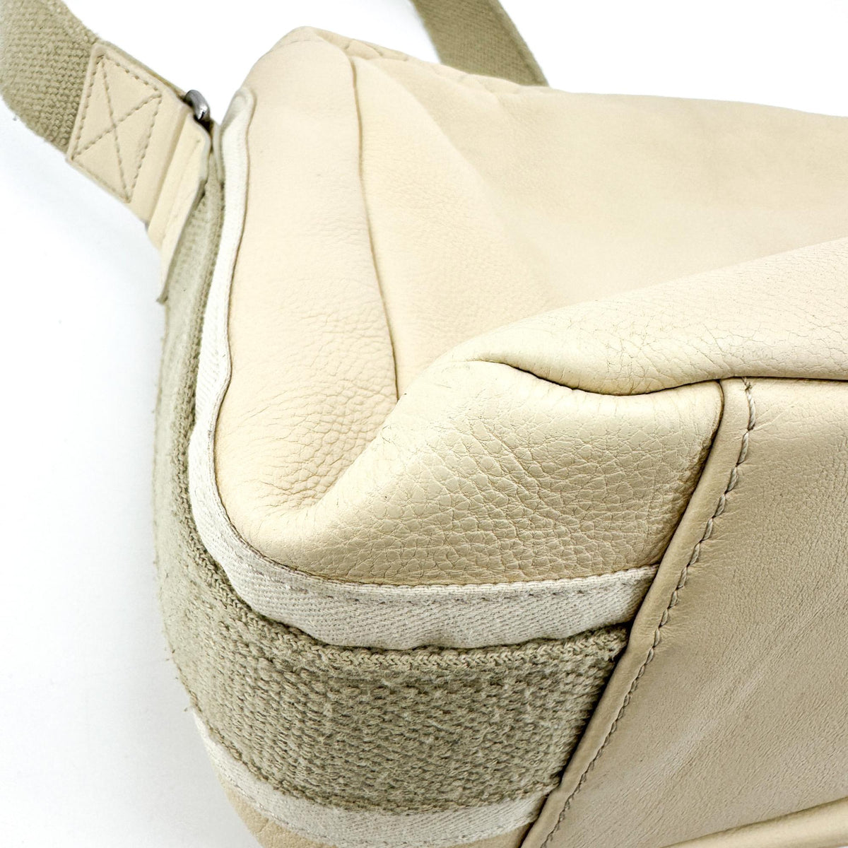 Chanel Sport Line Double Pocket Zip Messenger Leather Beige Leather Crossbody Bag Bag (Pre-Owned)