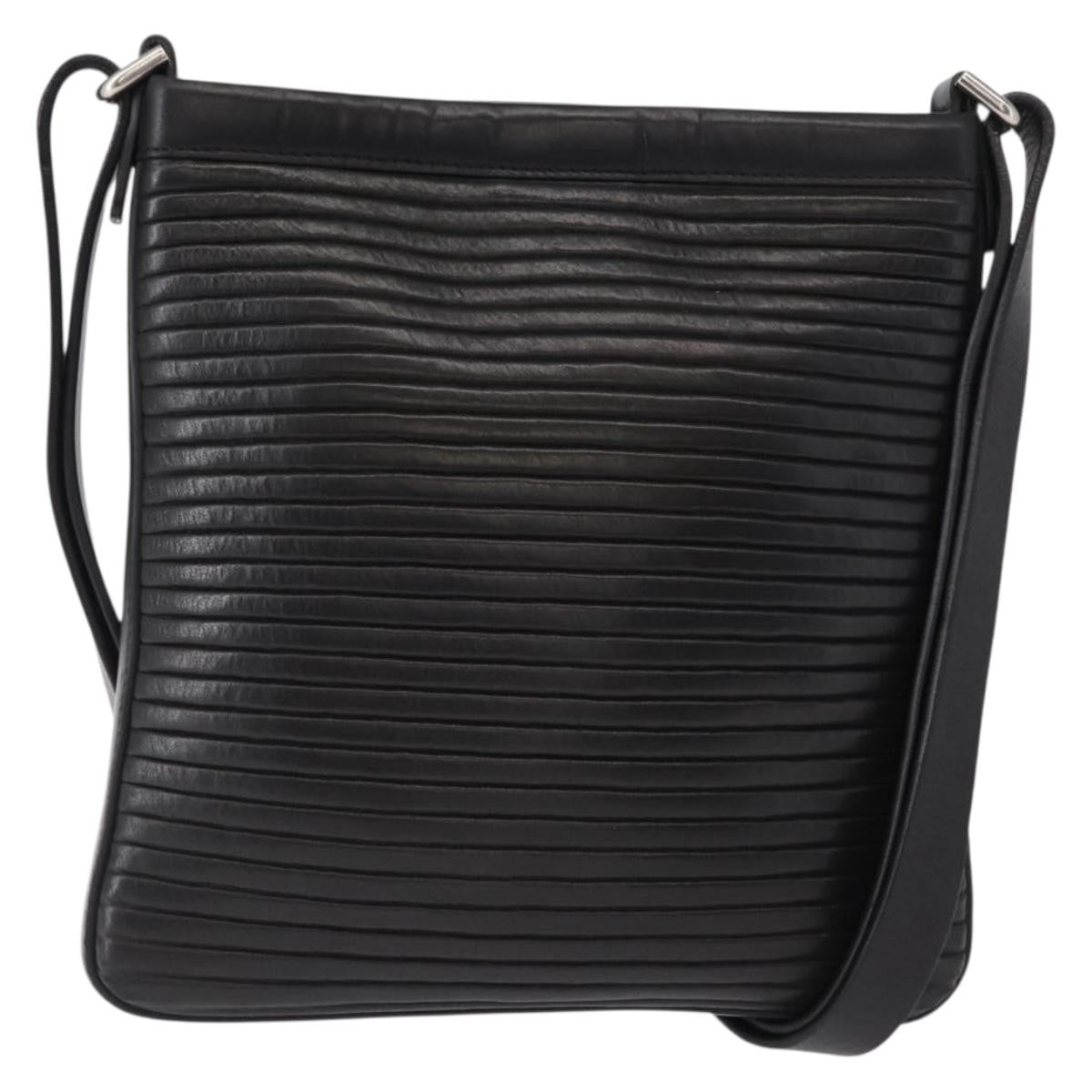 Salvatore Ferragamo Gancini Leather Black Leather Shoulder Bag Bag (Pre-Owned)