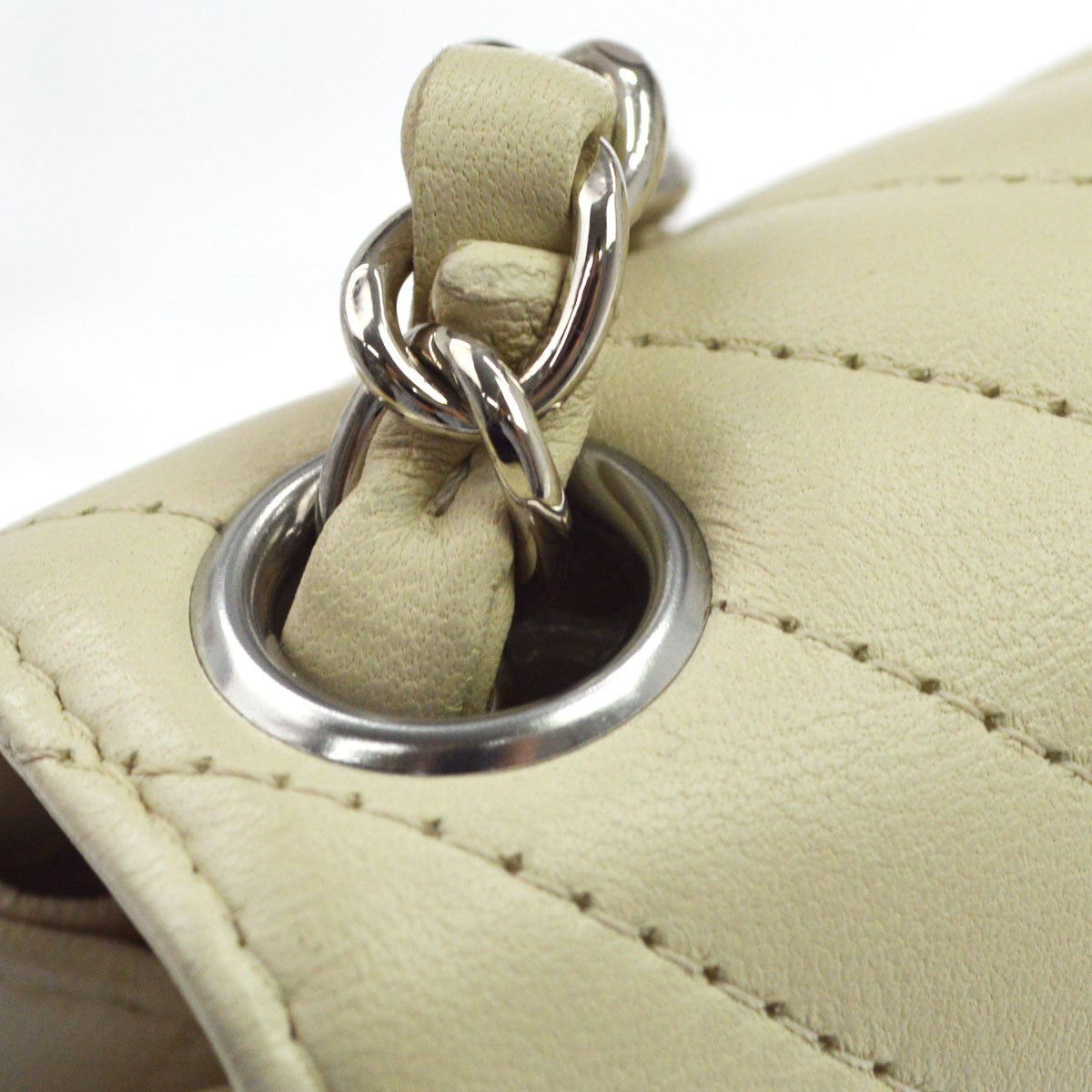 Chanel Classic Single Flap Chevron Lambskin Beige Leather Handbag (Pre-Owned)