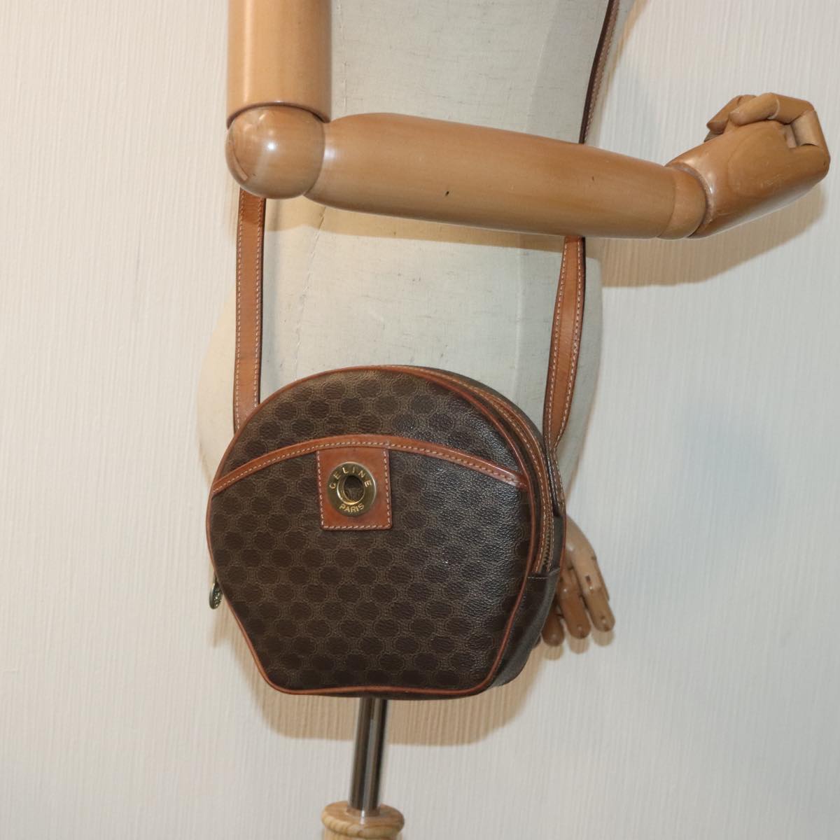 Céline Brown Canvas Shoulder Bag (Pre-Owned)