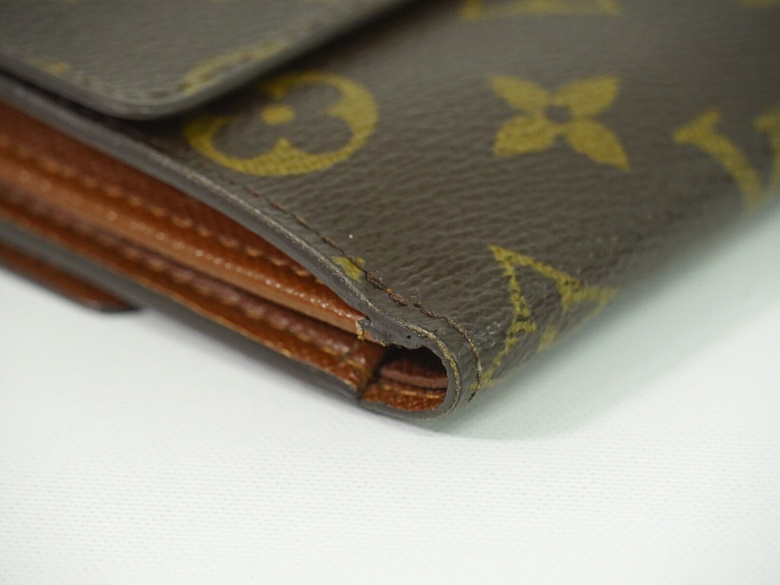 Louis Vuitton Porte-Monnaie Brown Canvas Wallet (Pre-Owned)