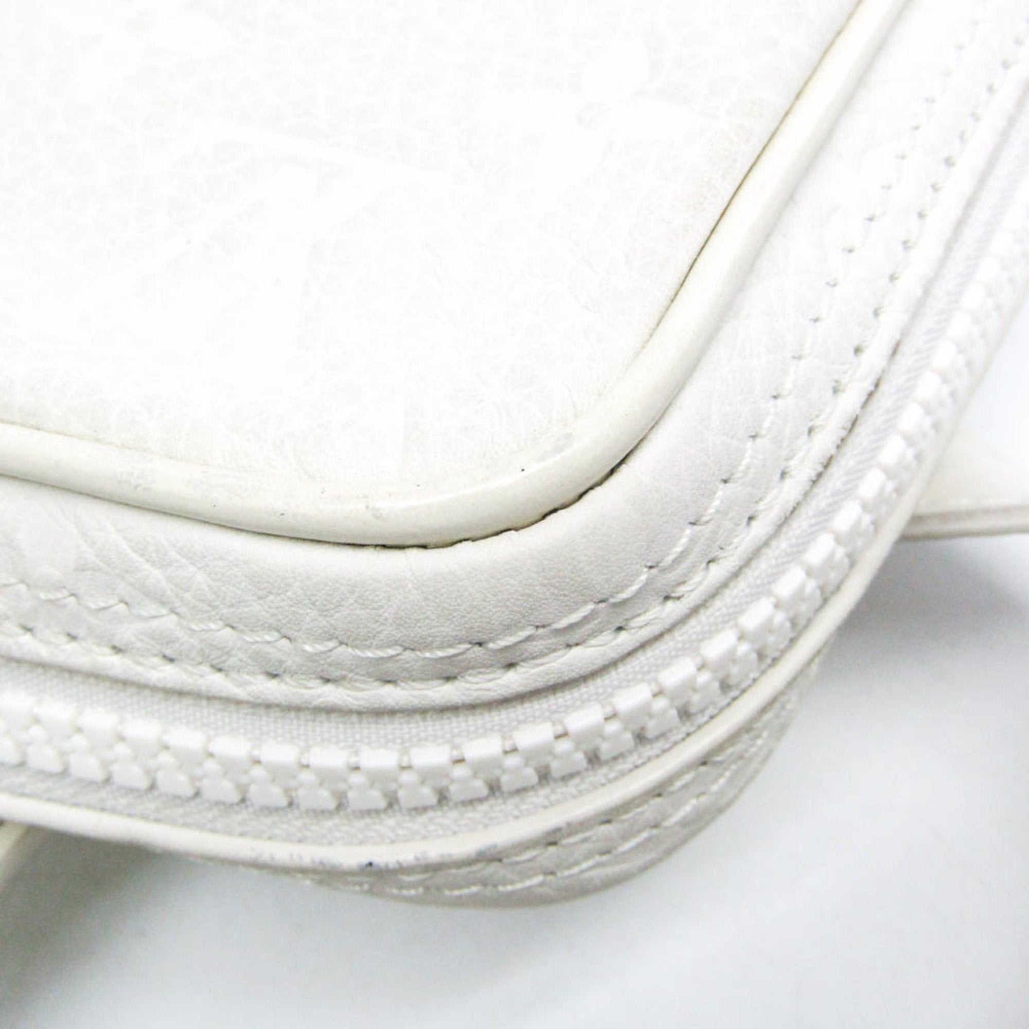 Louis Vuitton Utility Side White Leather Shoulder Bag (Pre-Owned)