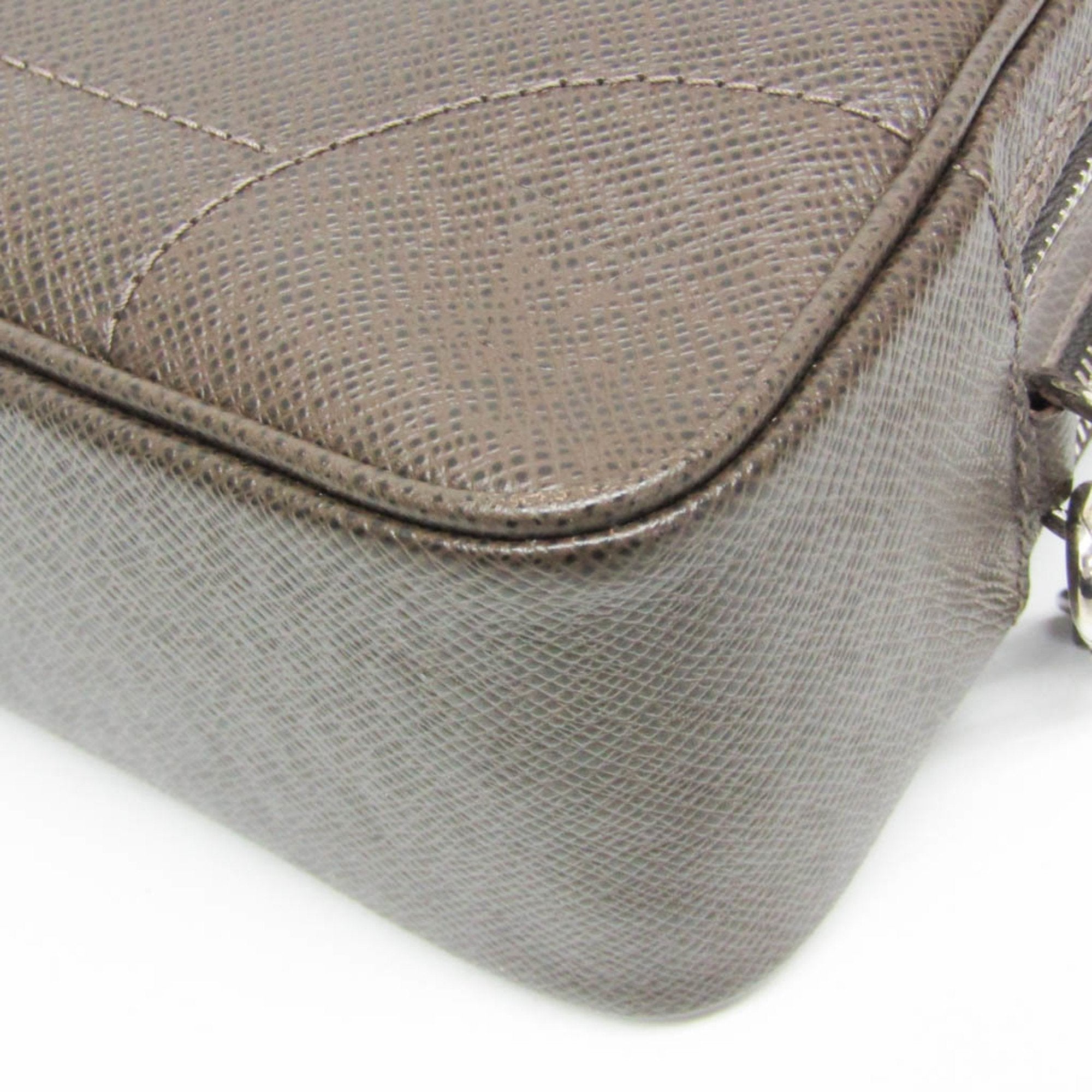 Louis Vuitton Pavel Brown Leather Clutch Bag (Pre-Owned)