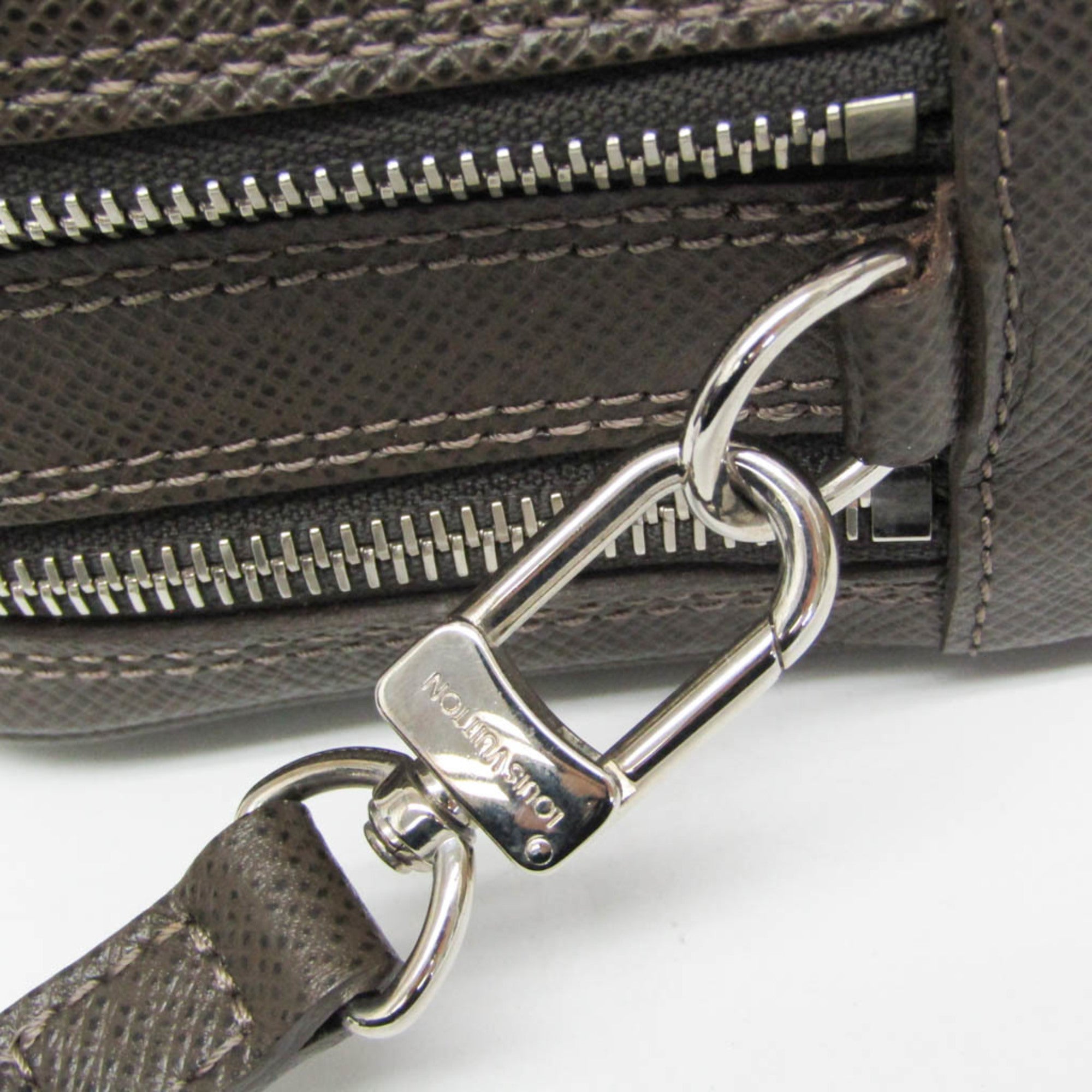 Louis Vuitton Pavel Brown Leather Clutch Bag (Pre-Owned)