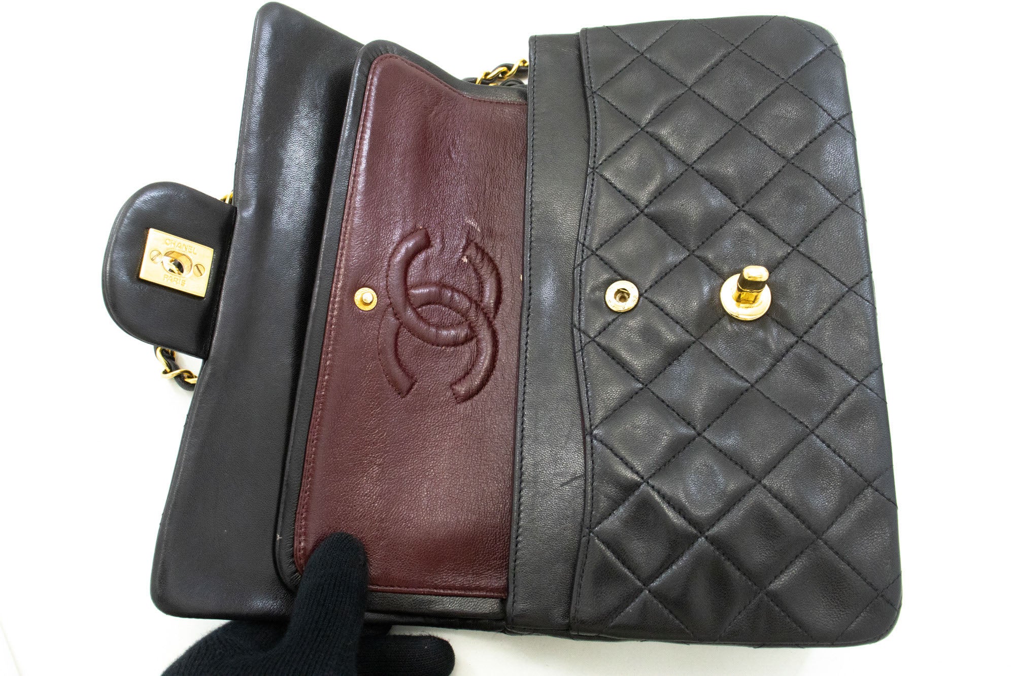 Chanel Timeless 23 Black Leather Shoulder Bag (Pre-Owned)