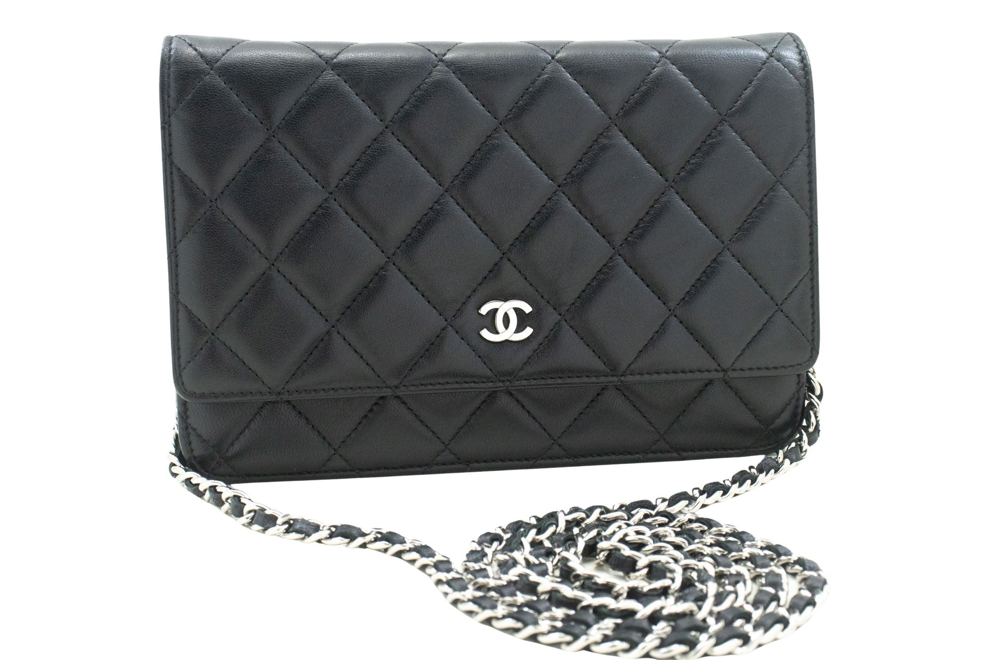 Chanel Black Leather Shoulder Bag (Pre-Owned)