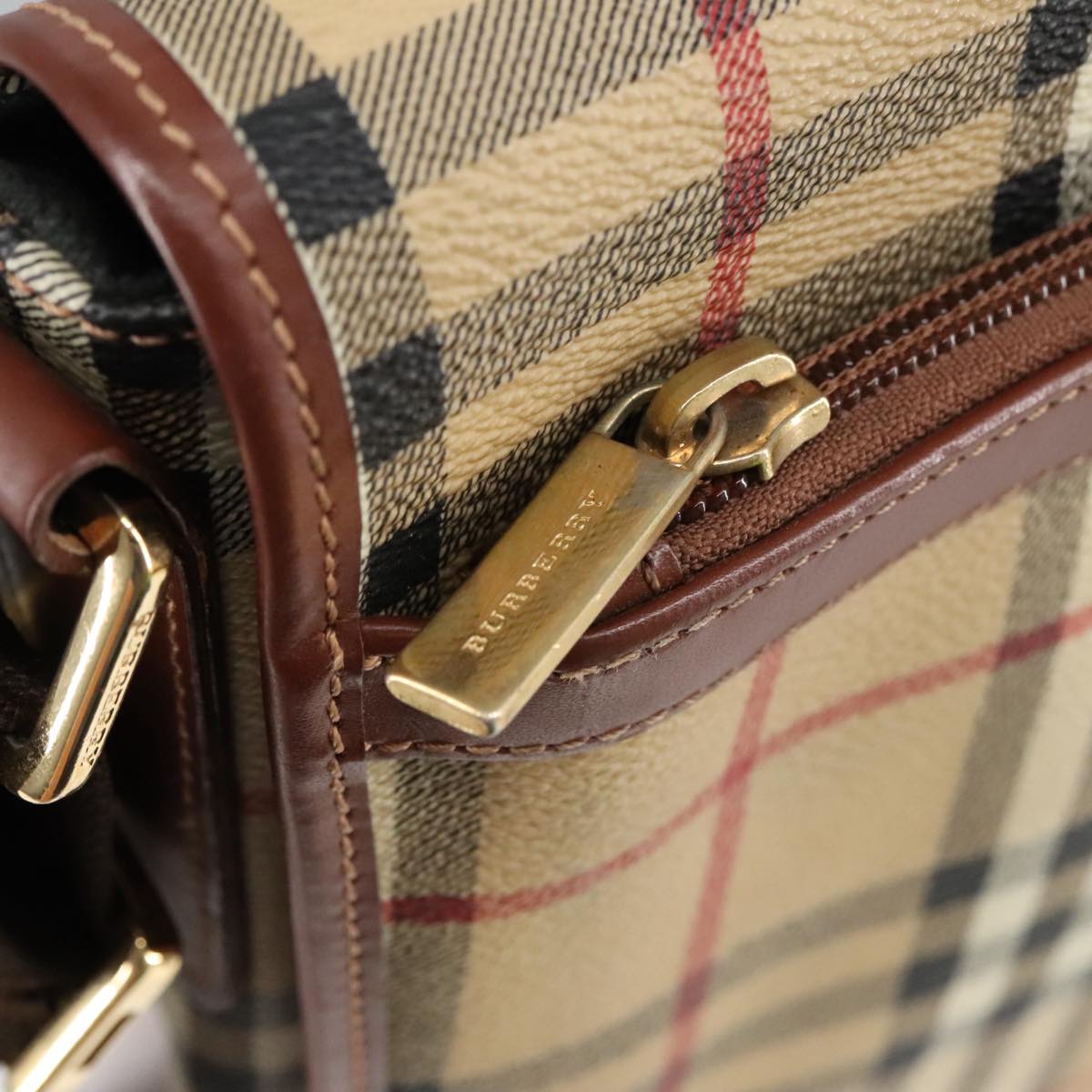 Burberry Nova Check Beige Canvas Shoulder Bag (Pre-Owned)