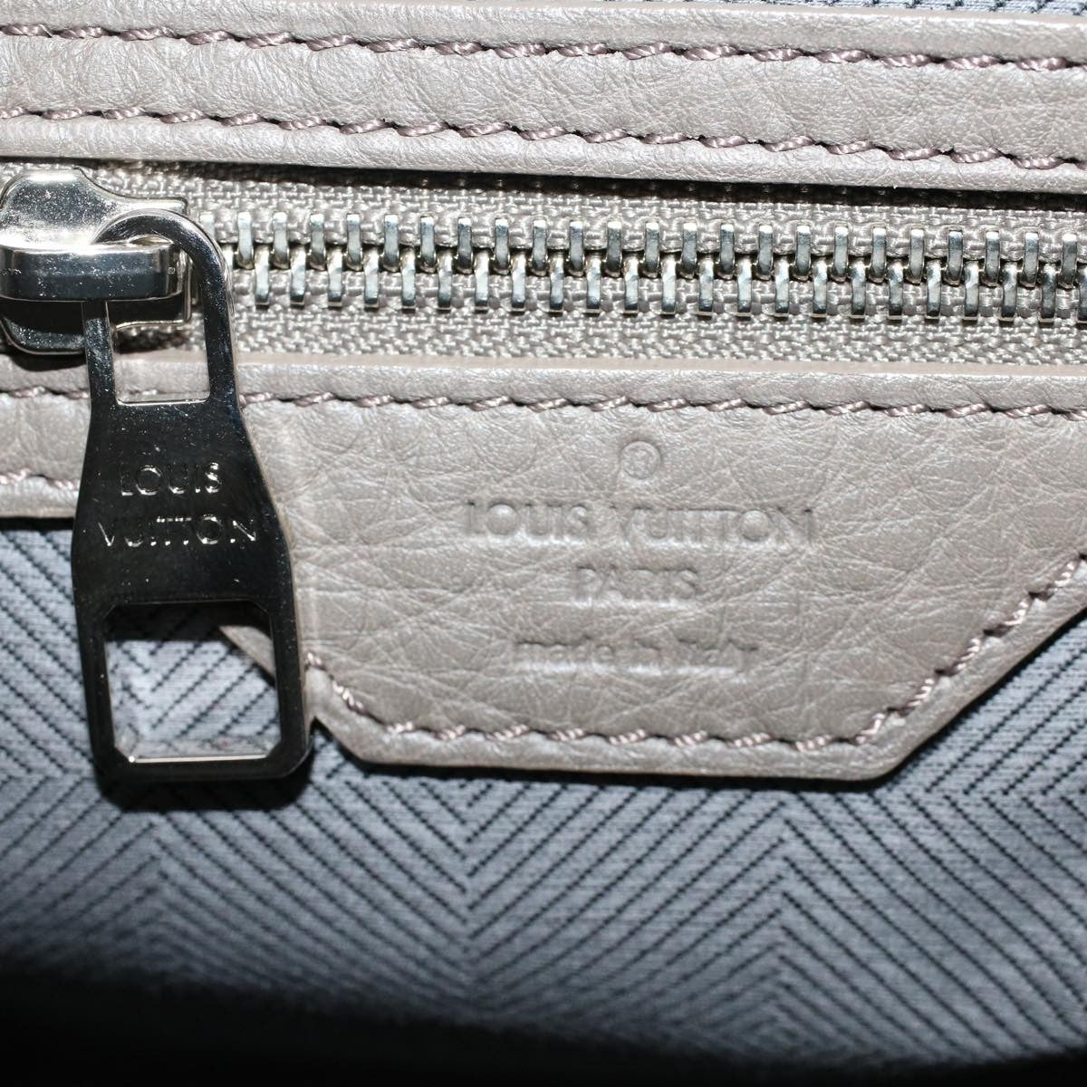 Louis Vuitton Naxos Leather Gray Leather Shoulder Bag Bag (Pre-Owned)