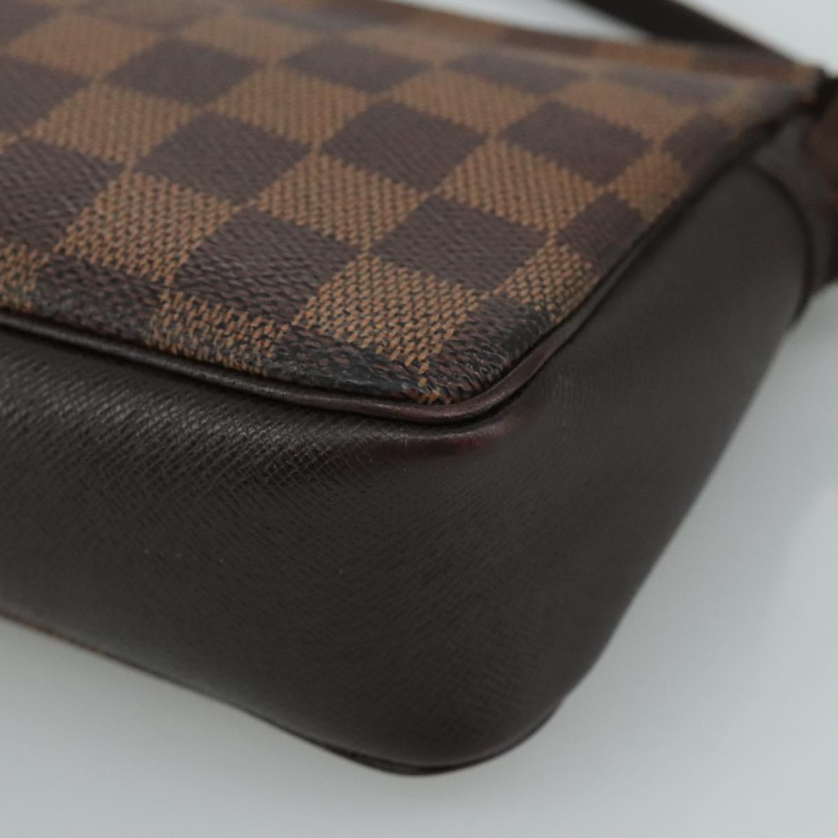 Louis Vuitton Trousse Makeup Brown Canvas Clutch Bag (Pre-Owned)