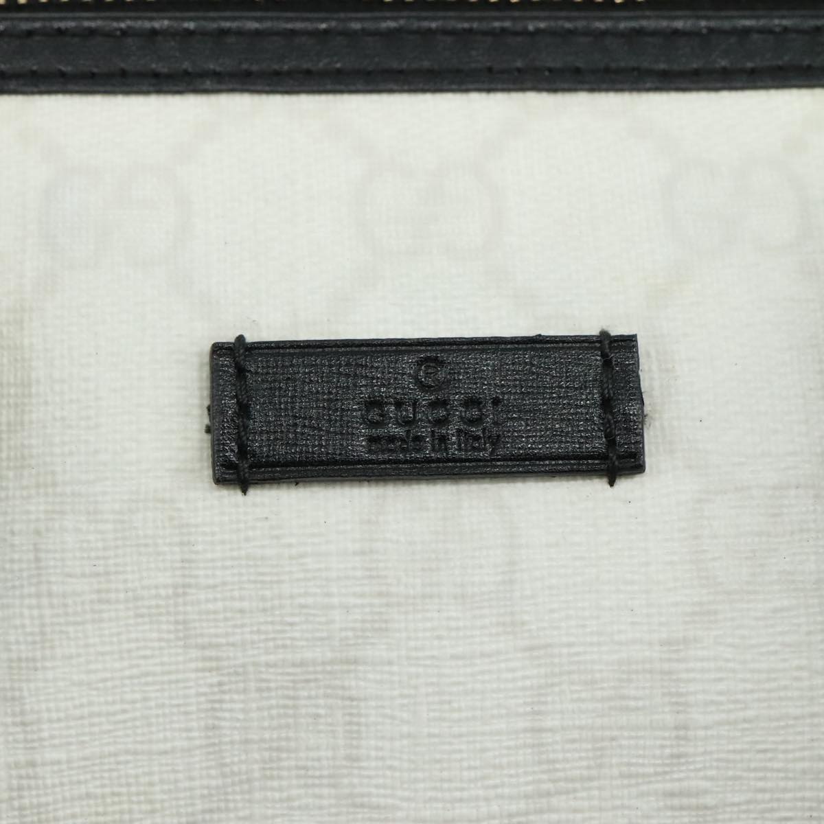 Gucci Gg Canvas White Canvas Travel Bag (Pre-Owned)