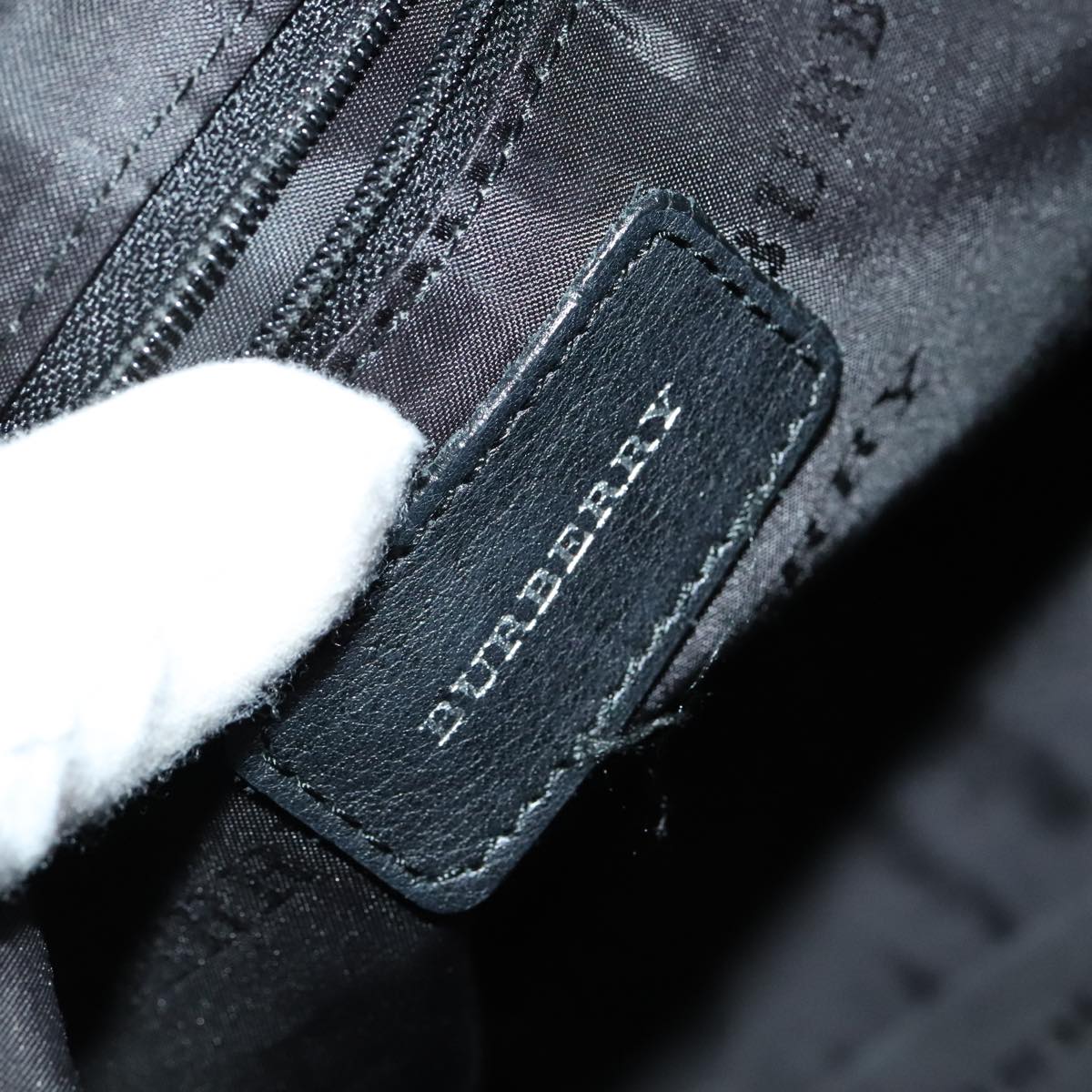 Burberry Black Leather Shoulder Bag (Pre-Owned)