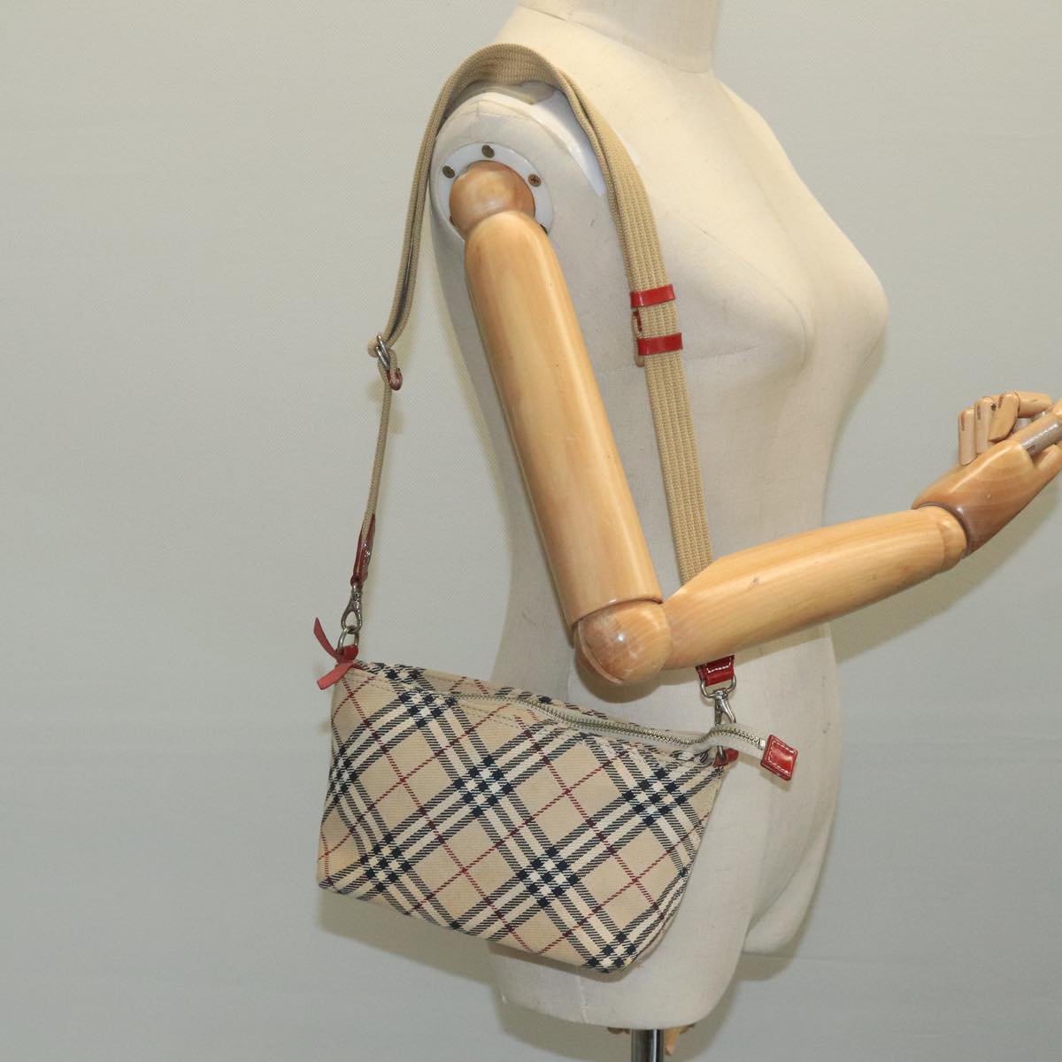 Burberry Nova Check Beige Canvas Shoulder Bag (Pre-Owned)
