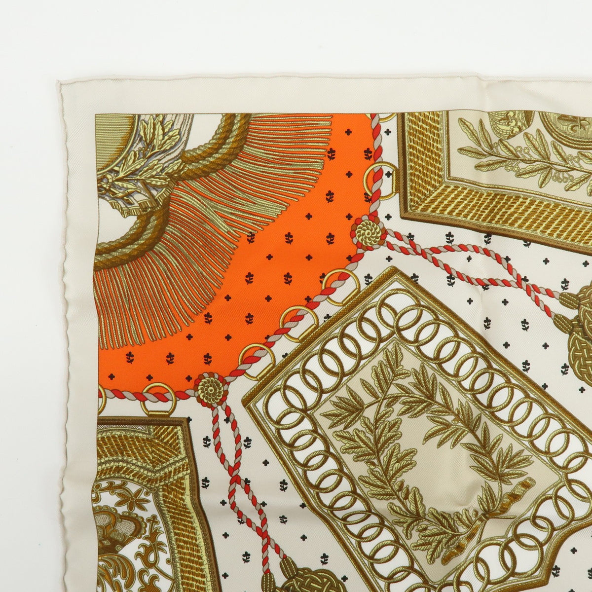 Hermes Carré 42 Silk Orange Silk Scarve & Shawl Accessory (Pre-Owned)
