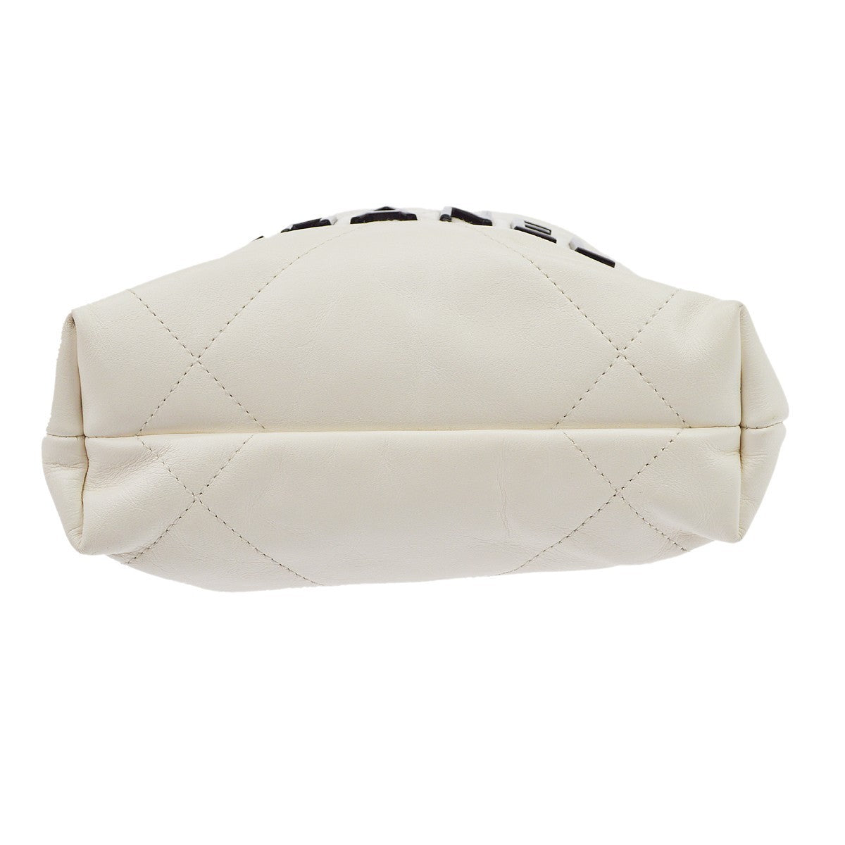 Chanel 22 Chain Hobo Quilted Shaded Calfskin White Leather Shoulder Bag Bag (Pre-Owned)