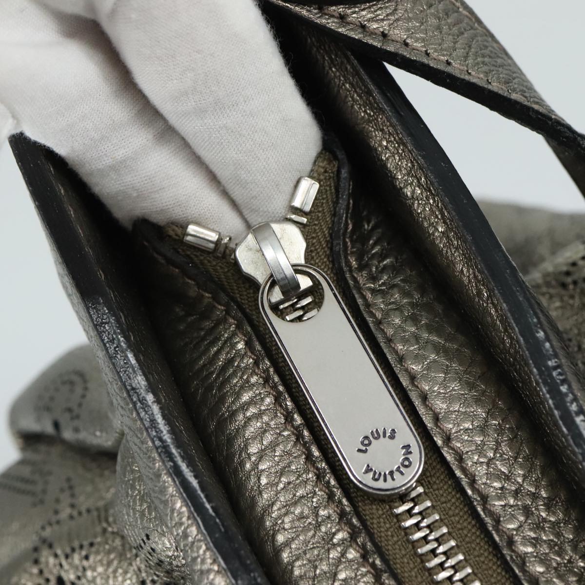 Louis Vuitton Xs Silver Leather Shoulder Bag (Pre-Owned)