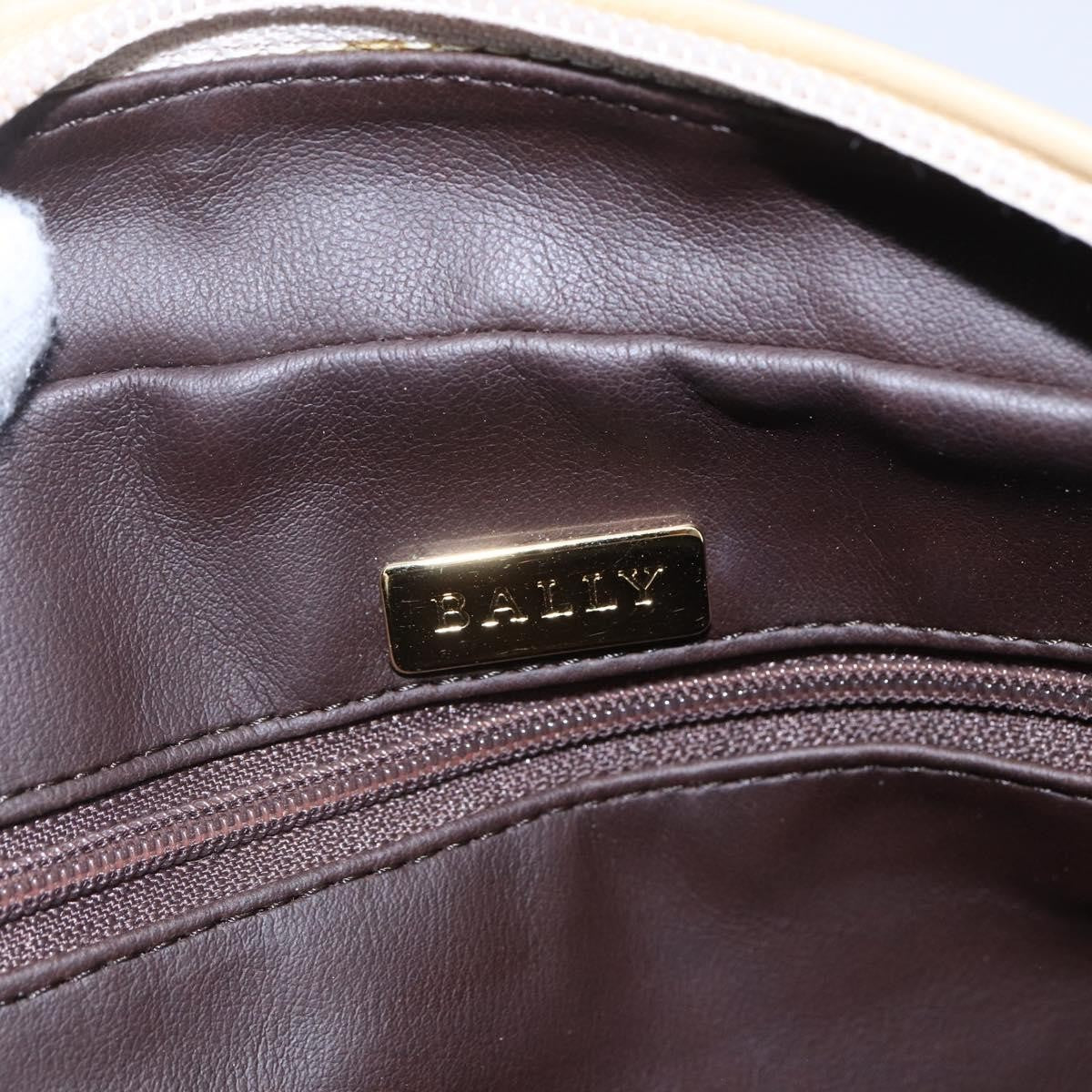 Bally Vintage Quilted Leather Ecru Leather Shoulder Bag Bag (Pre-Owned)