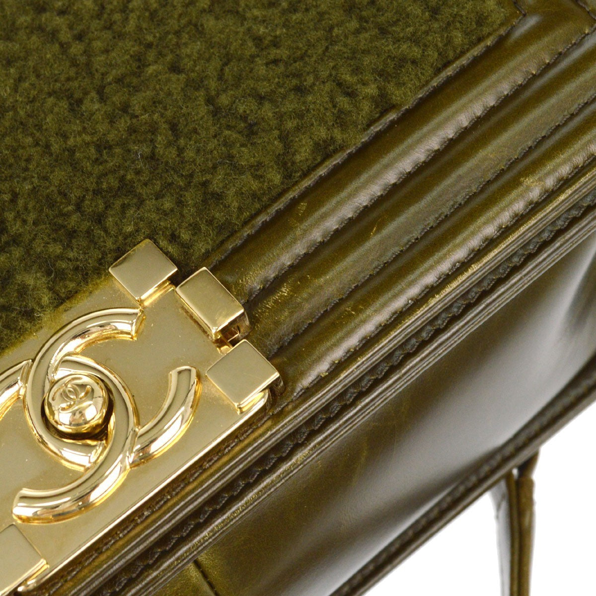 Chanel Boy Flap Shearling With Leather Green Leather Shoulder Bag Bag (Pre-Owned)
