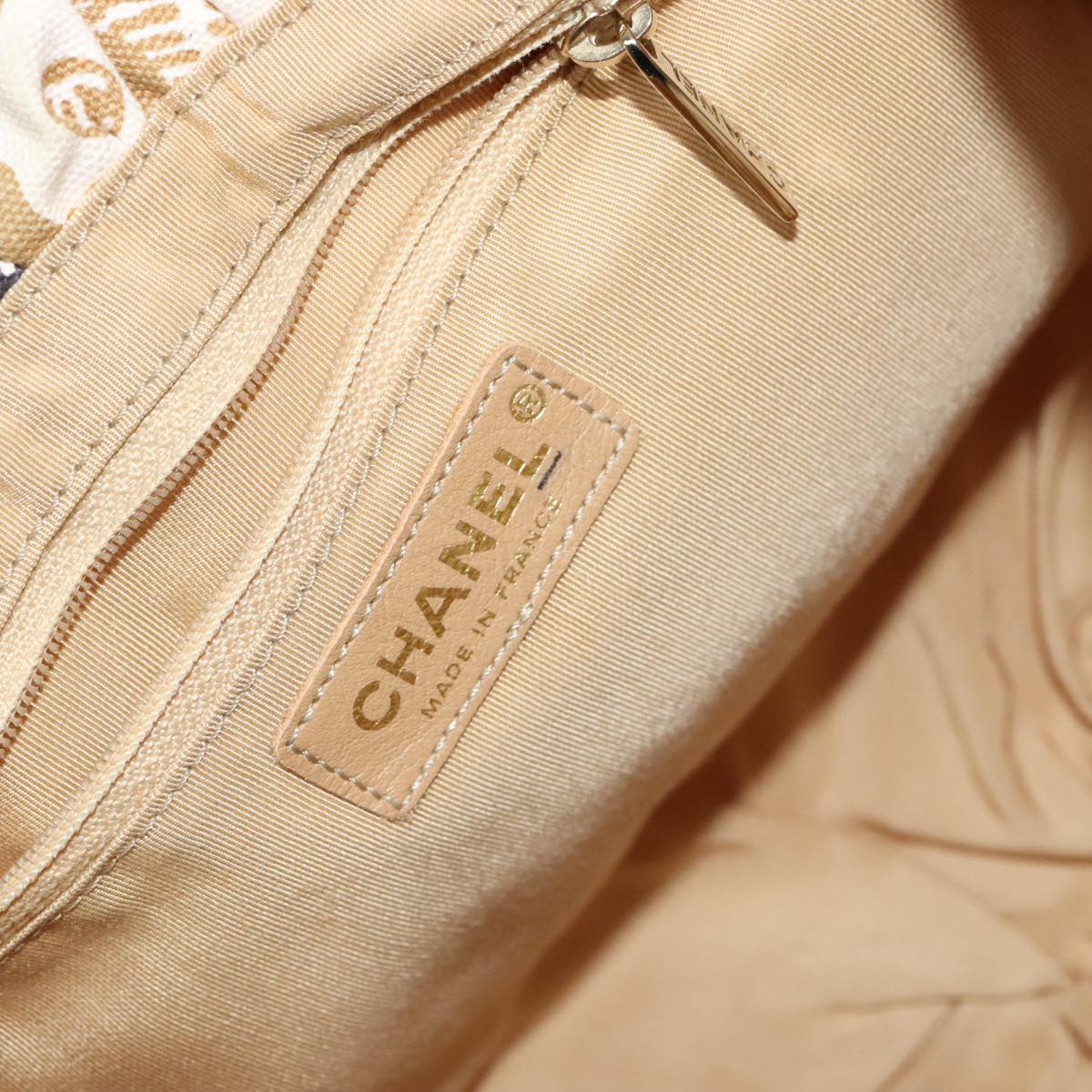 Chanel Camélia Beige Canvas Handbag (Pre-Owned)