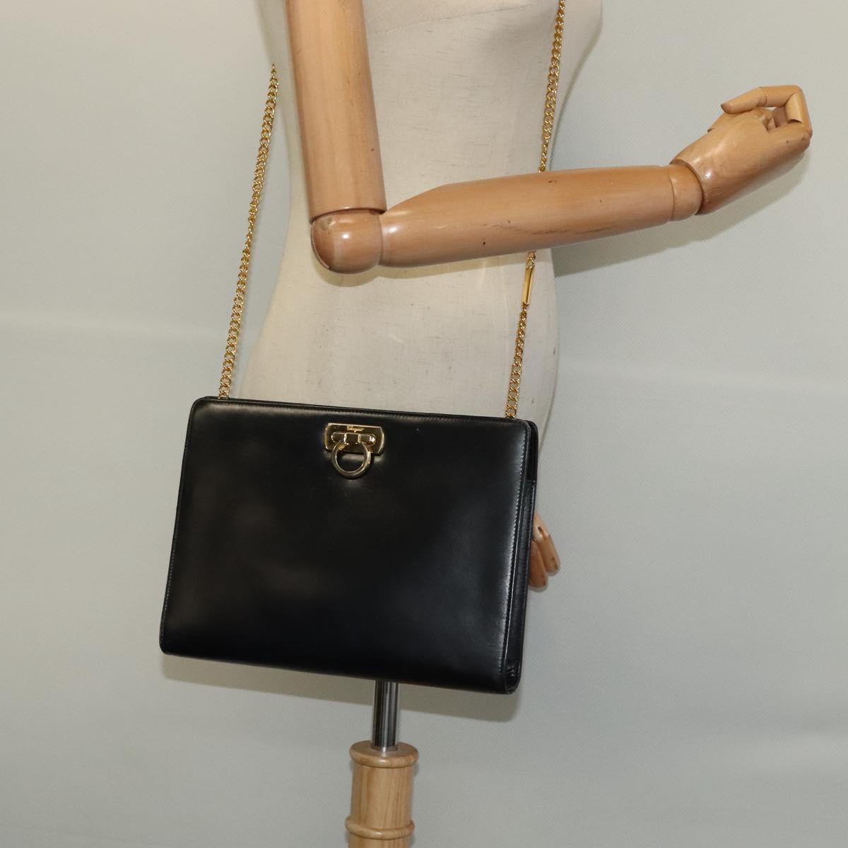 Salvatore Ferragamo Gancini Black Leather Shoulder Bag (Pre-Owned)
