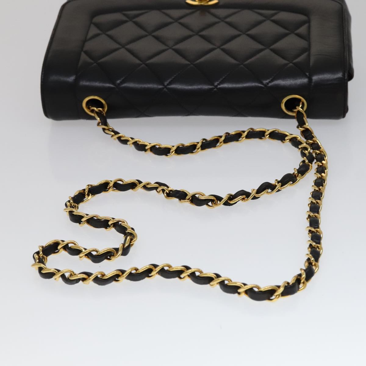 Chanel Diana Black Leather Shoulder Bag (Pre-Owned)