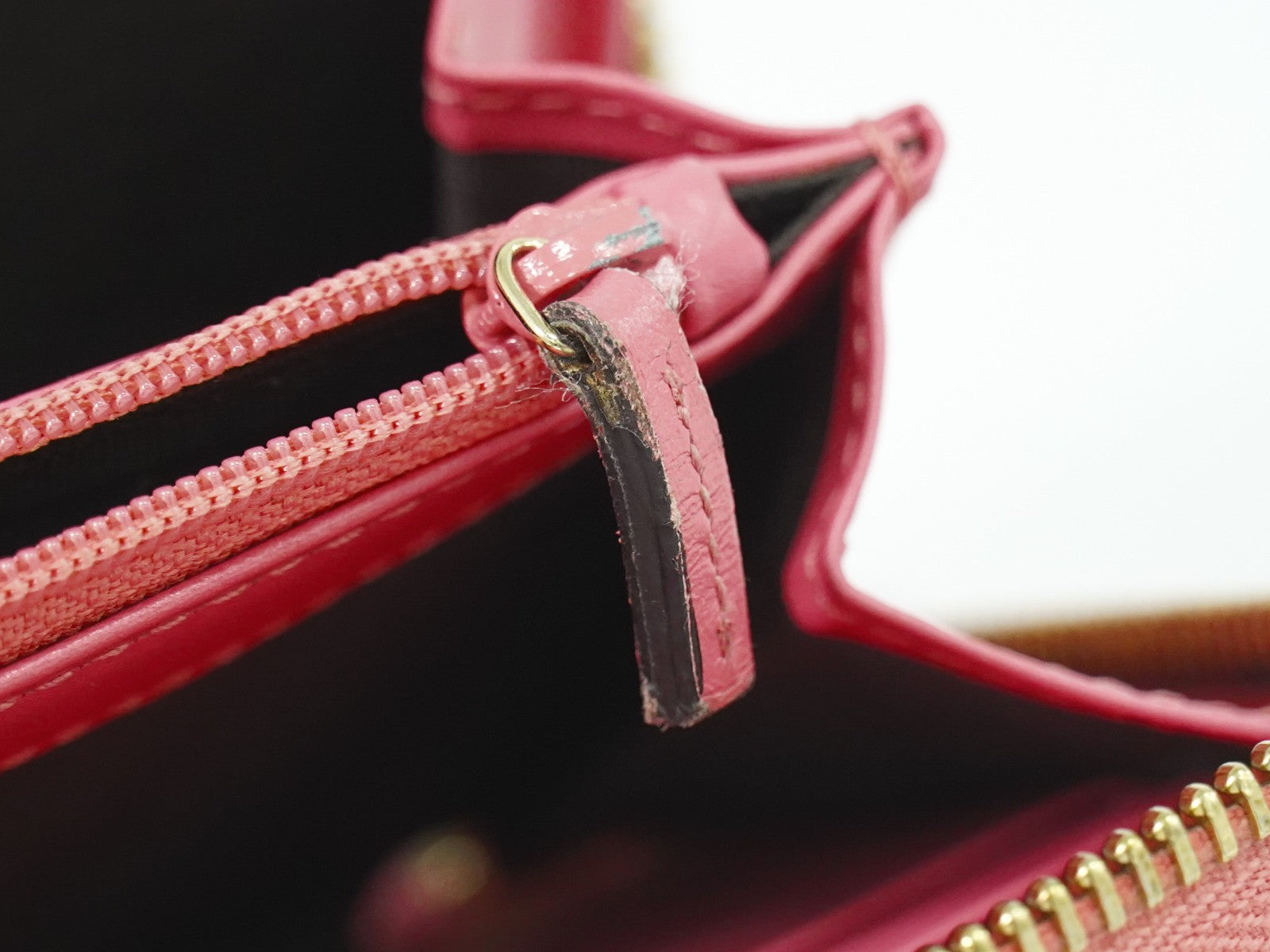 Gucci Zip Around Wallet (Outlet) Microguccissima Leather Pink Leather Wallets Accessory (Pre-Owned)