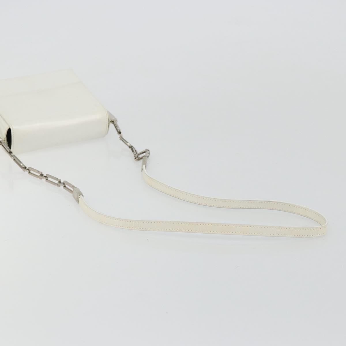 Salvatore Ferragamo Vintage Chain Patent Leather White Patent_Leather Shoulder Bag Bag (Pre-Owned)