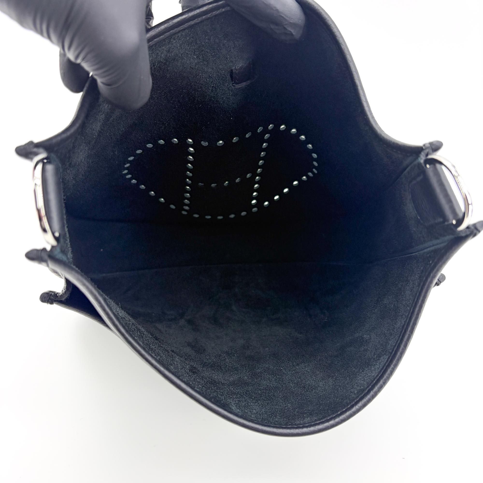 Hermes Evelyne Bag Gen Iii Clemence Black Leather Handbag (Pre-Owned)