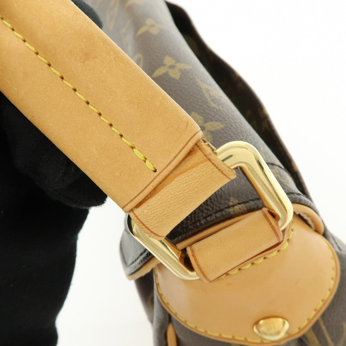 Louis Vuitton Beverly Monogram Canvas Brown Canvas Handbag (Pre-Owned)