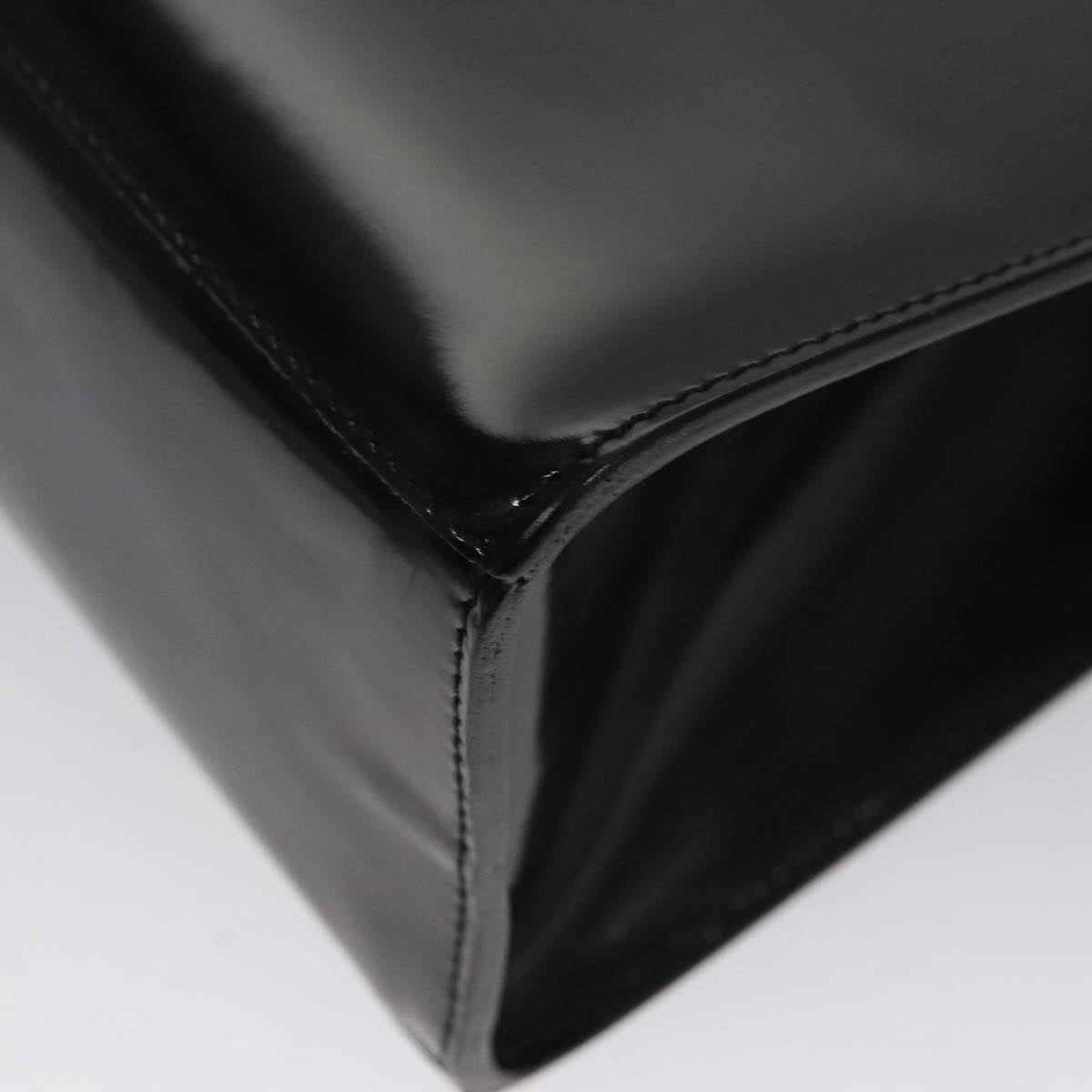 Salvatore Ferragamo Black Patent Leather Handbag (Pre-Owned)