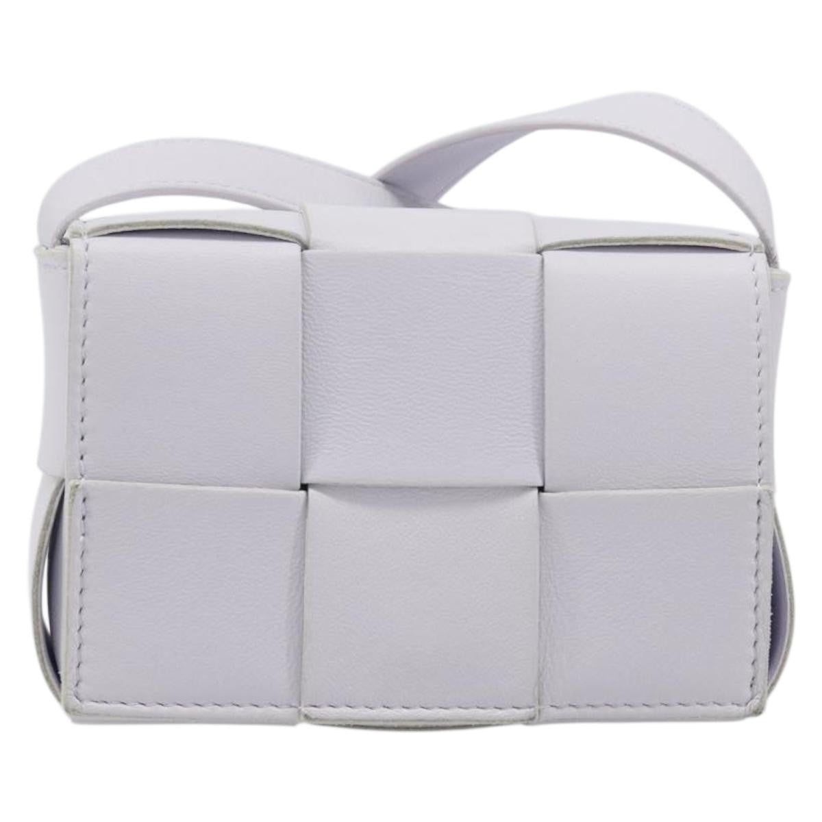 Bottega Veneta Cassette Maxi Intrecciato Leather White Leather Clutche & Pouche Bag (Pre-Owned)
