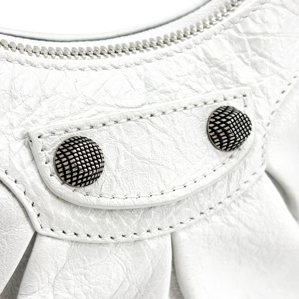 Balenciaga Le Cagole Giant Spikes Leather White Leather Shoulder Bag Bag (Pre-Owned)