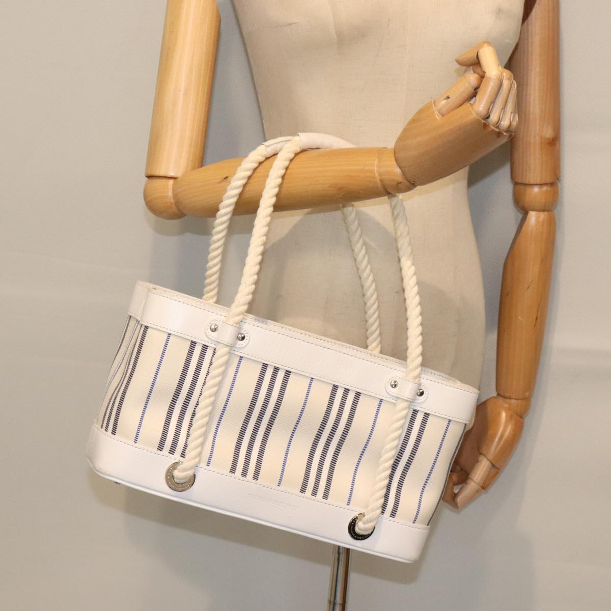 Burberry White Canvas Handbag (Pre-Owned)