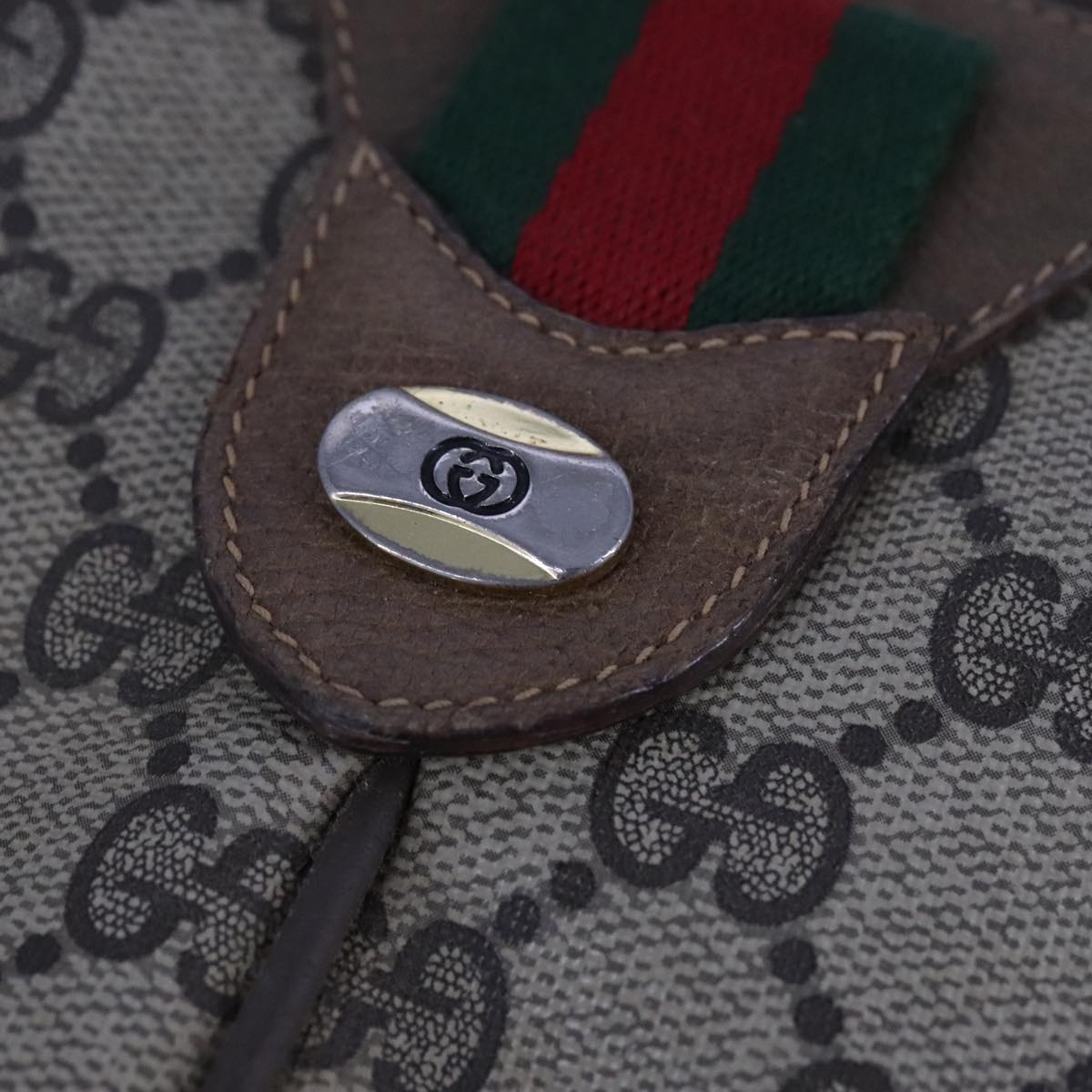 Gucci Gg Canvas Beige Canvas Shoulder Bag (Pre-Owned)
