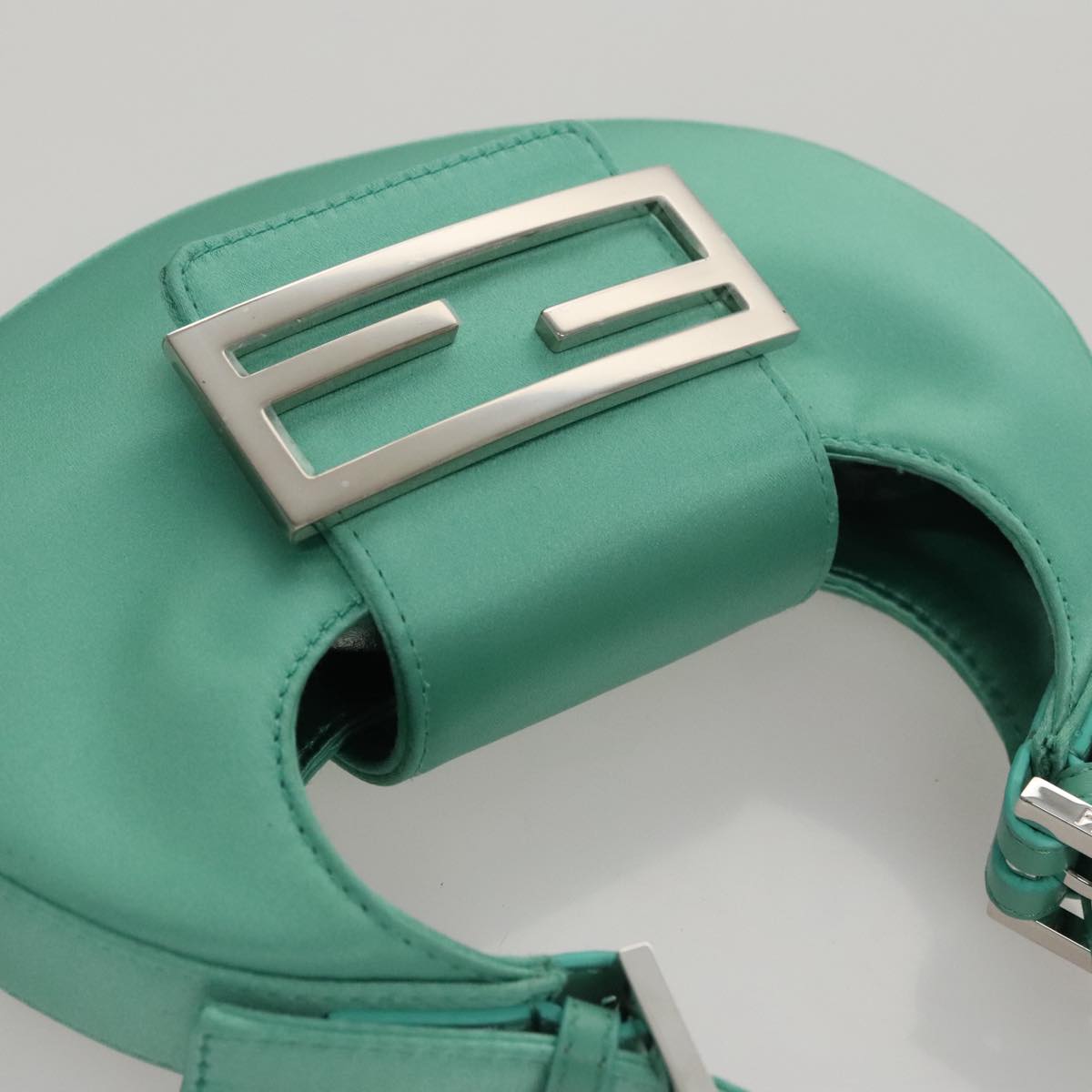 Fendi Green Leather Handbag (Pre-Owned)
