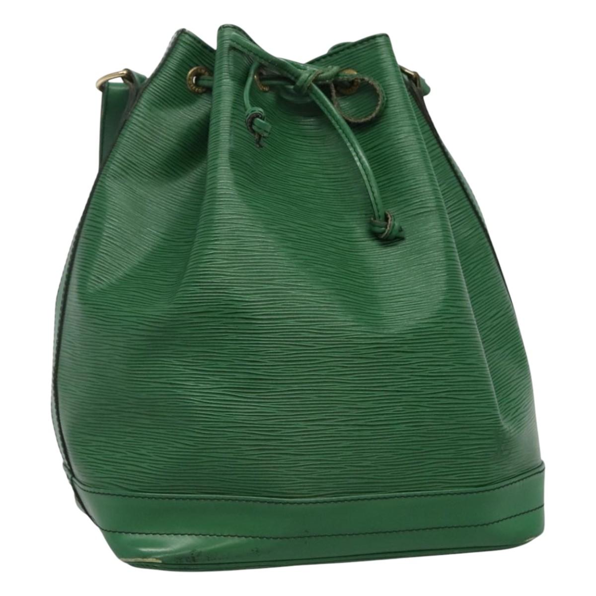Louis Vuitton Noé Green Leather Shoulder Bag (Pre-Owned)