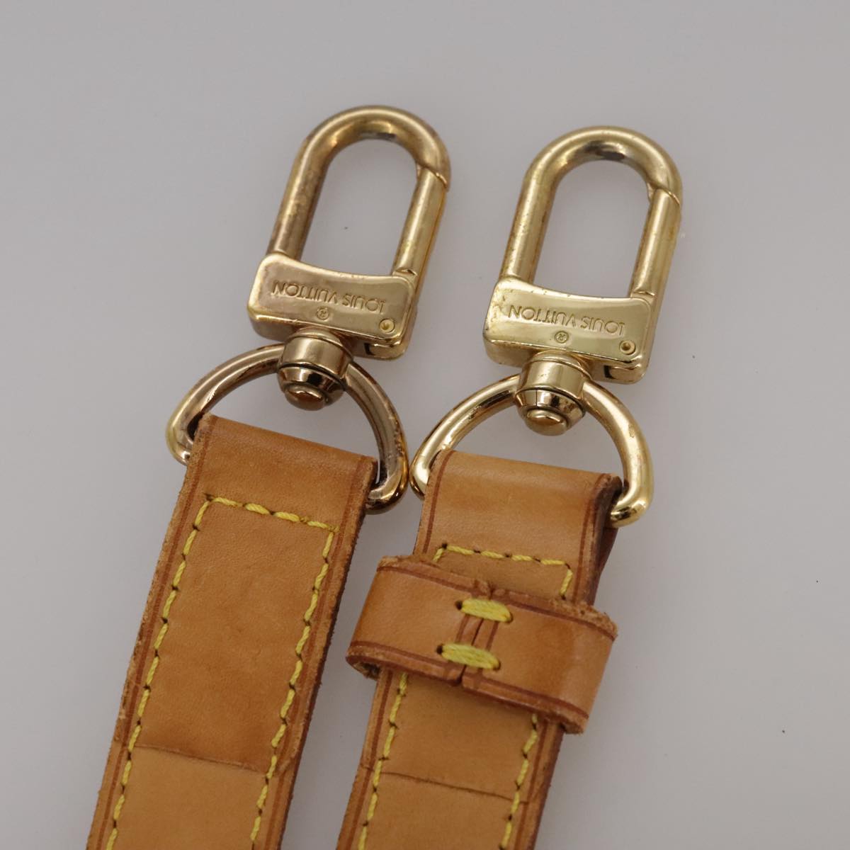 Louis Vuitton Shoulder Strap Beige Leather Bag Jewelry (Pre-Owned)