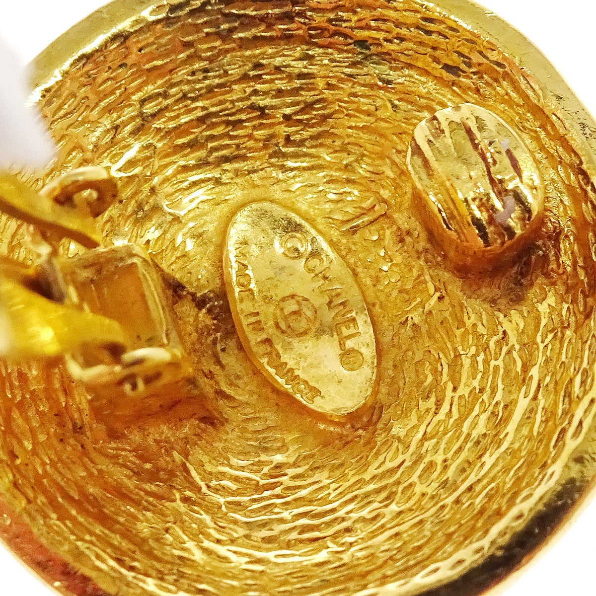 Chanel Vintage Round Cc Clip-On Metal Gold Gold_Plated Earrings Jewelry (Pre-Owned)