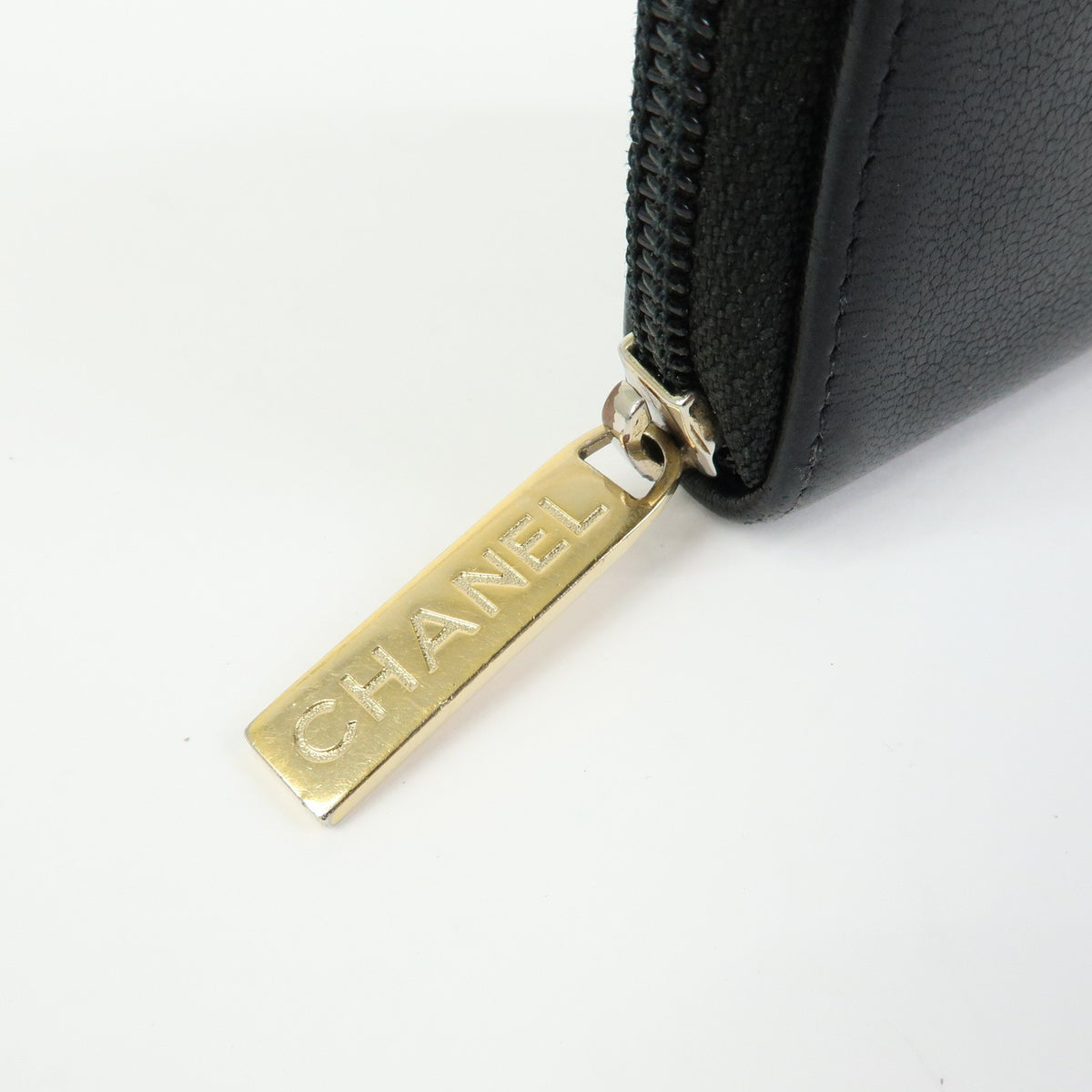 Chanel Timeless Cc Zipped Calfskin Black Leather Wallets Accessory (Pre-Owned)