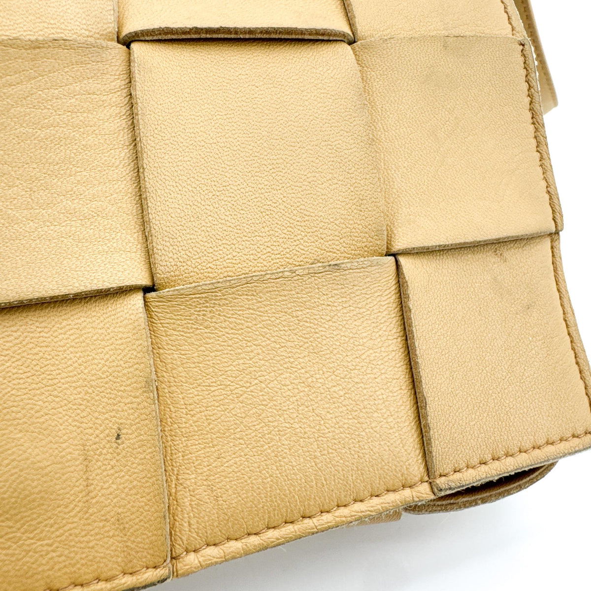 Bottega Veneta Cassette Maxi Intrecciato Leather Beige Leather Crossbody Bag Bag (Pre-Owned)