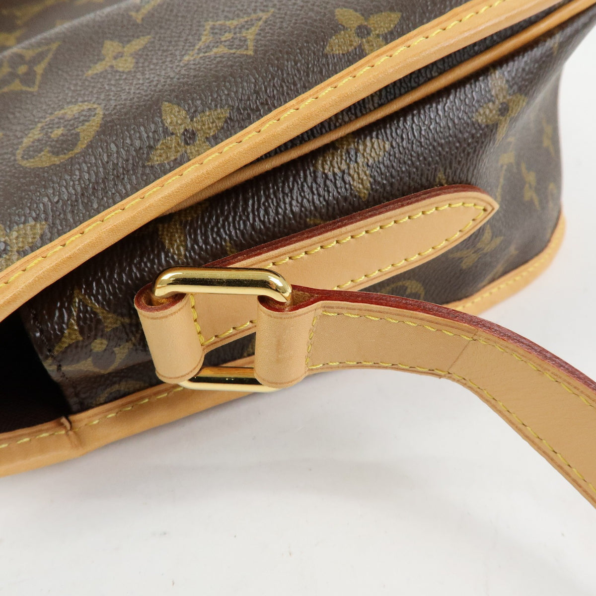 Louis Vuitton Menilmontant Monogram Canvas Brown Canvas Handbag (Pre-Owned)